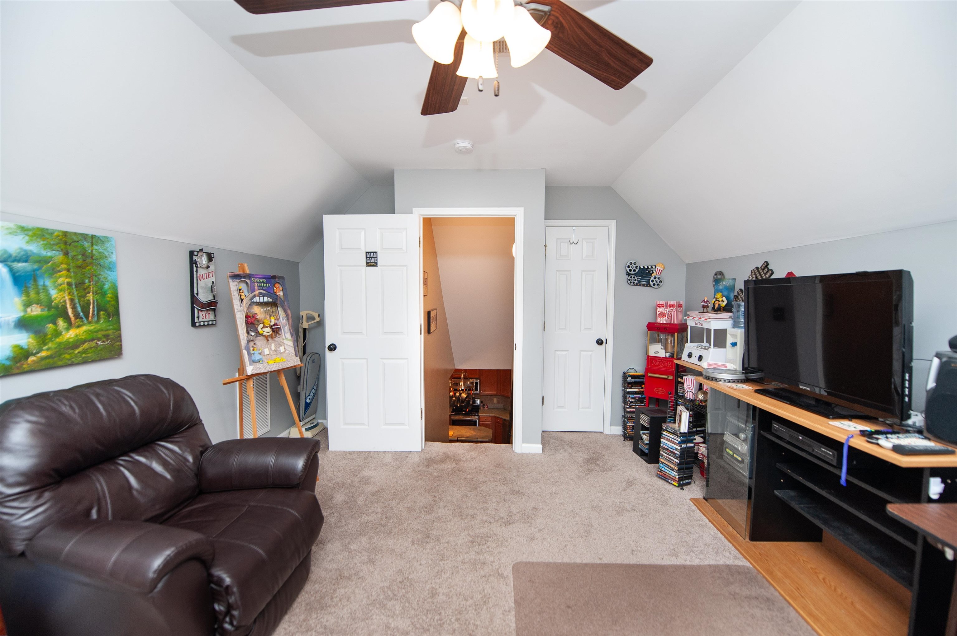 341 Archway Court Property Photo 15