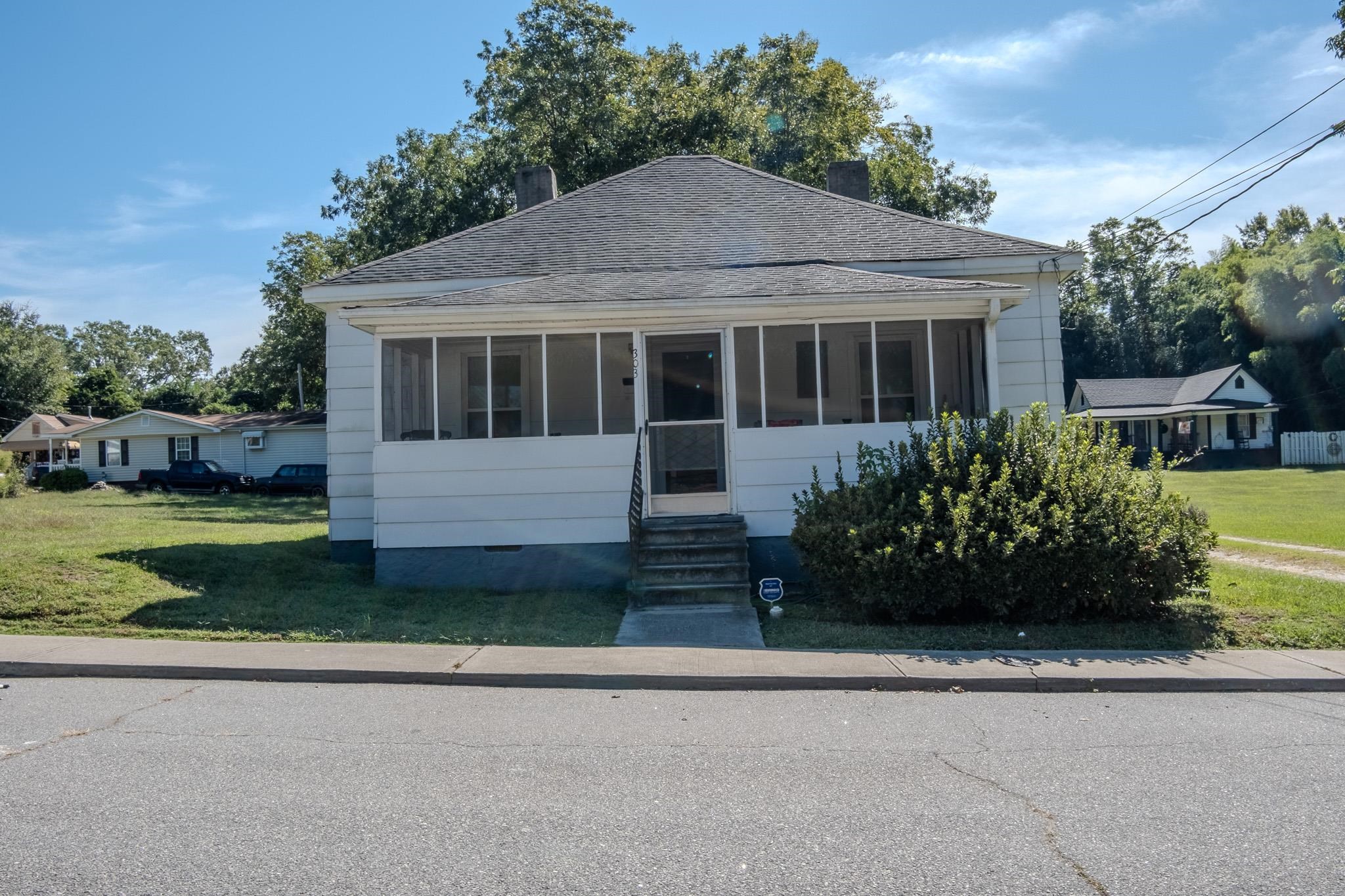303 Oshields Street Property Photo 1