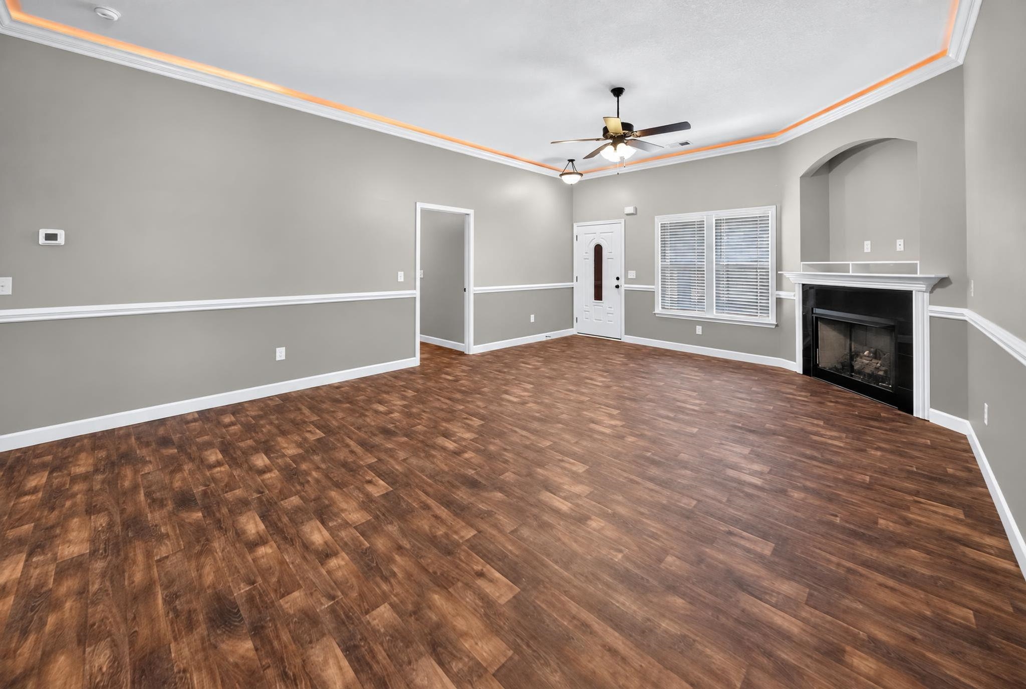 436 Shoreline Boulevard Property Photo 6