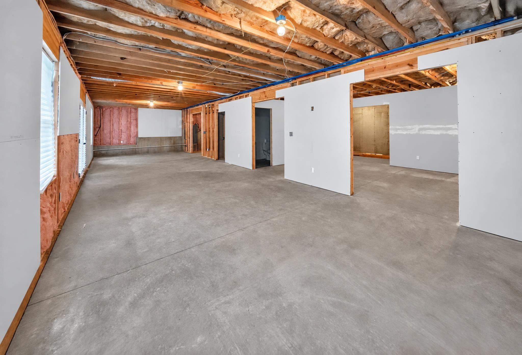 436 Shoreline Boulevard Property Photo 23