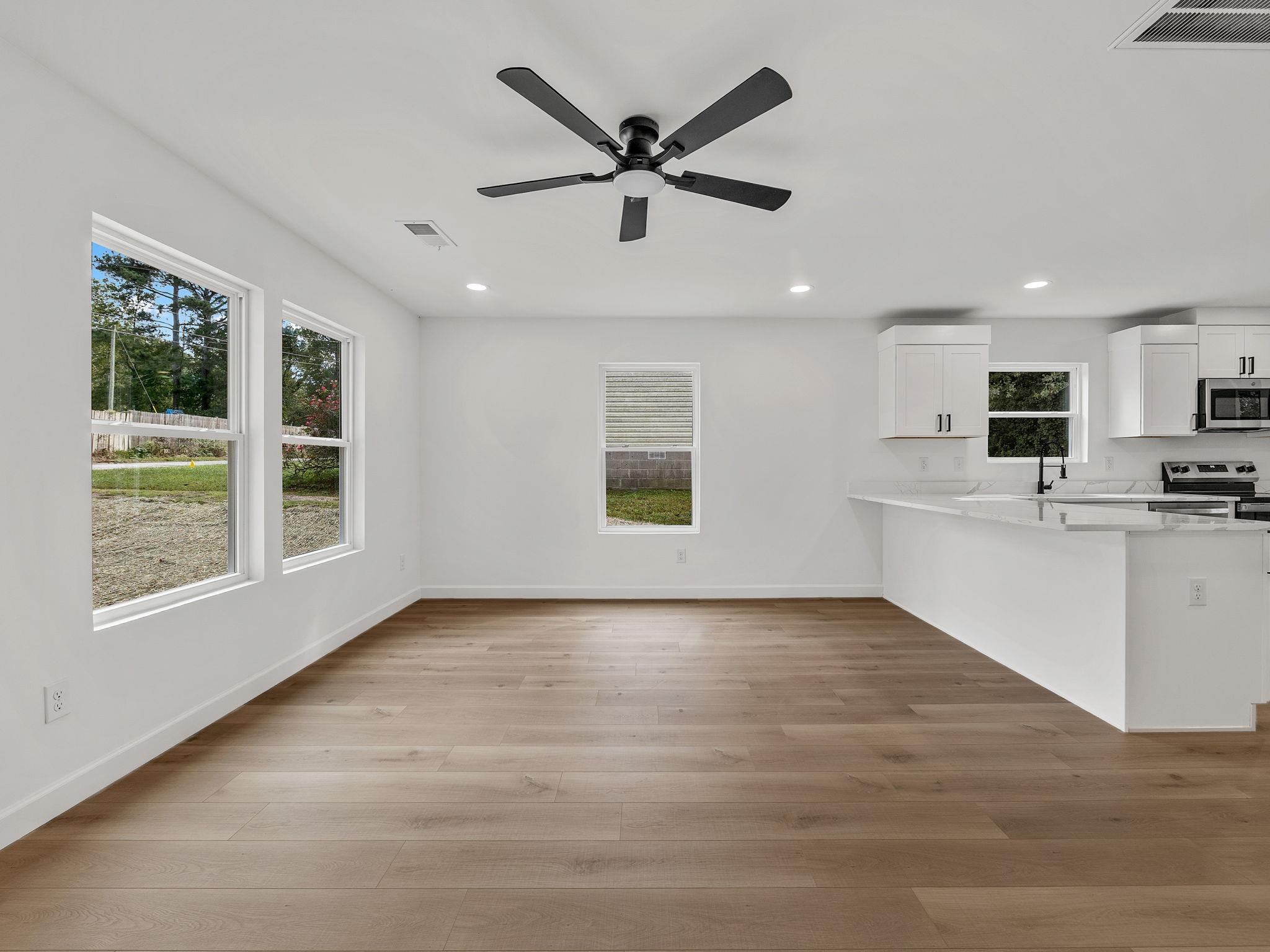 460 Eloise Drive Property Photo 11