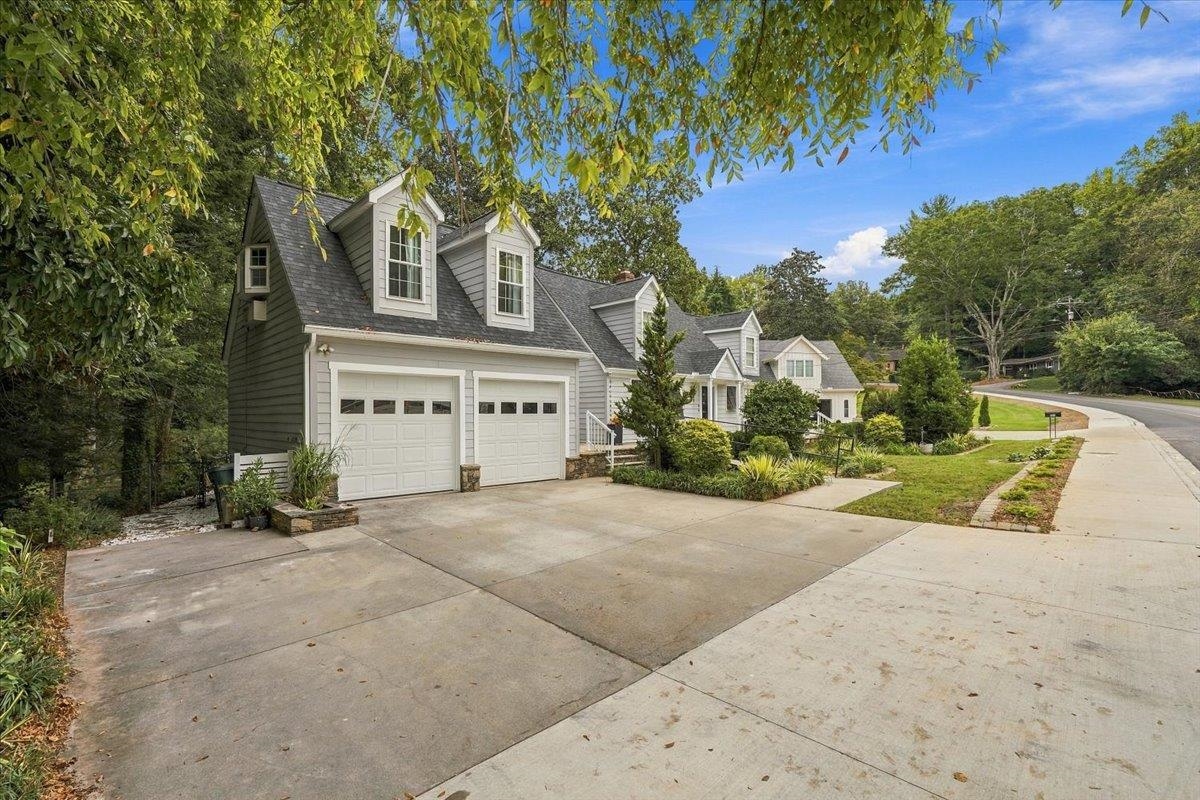 101 Riggs Drive Property Photo 2