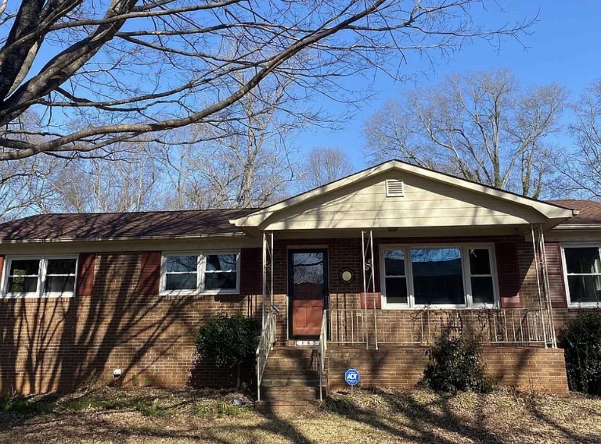 165 Campton Circle Property Photo 1