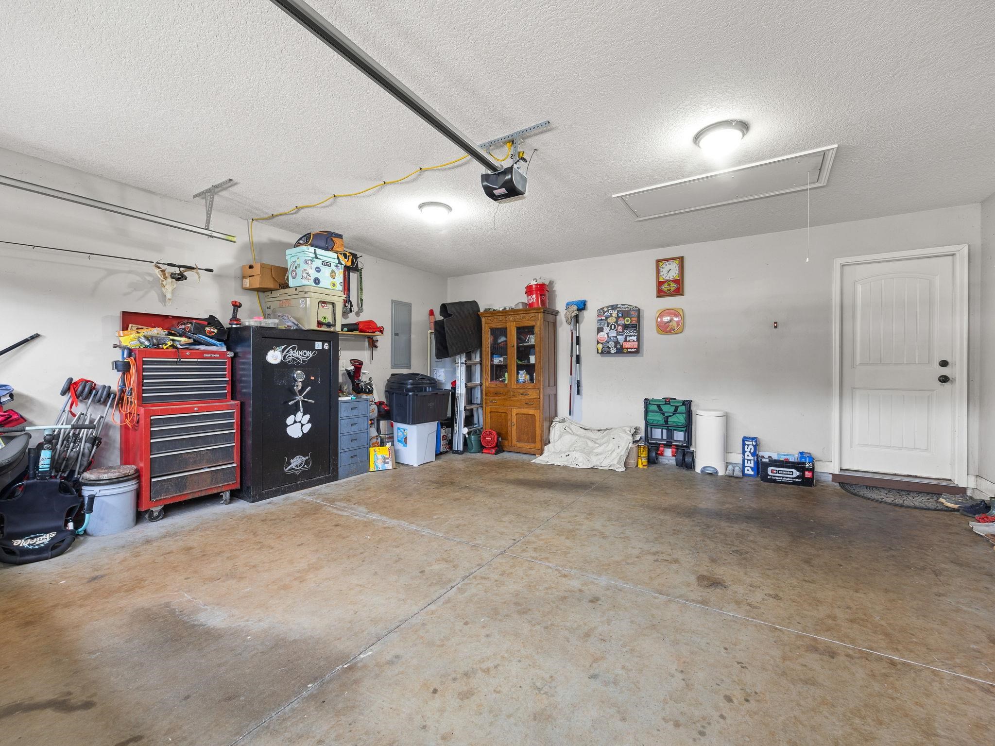 410 Roys Place Property Photo 35