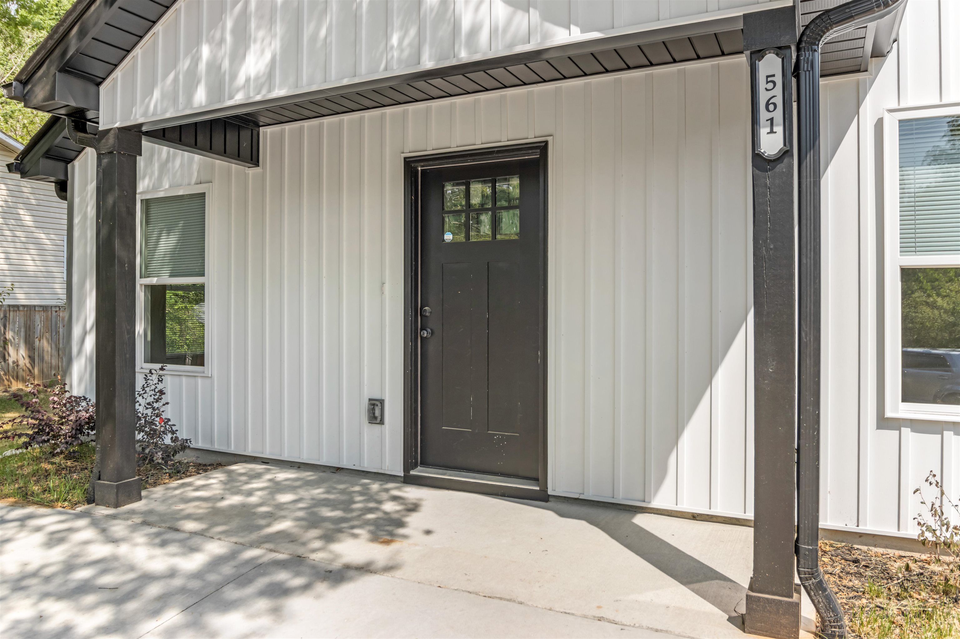 561 Bee Street Property Photo 5
