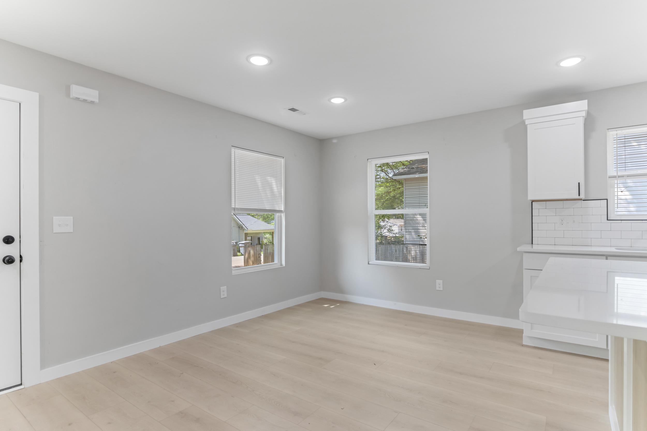 561 Bee Street Property Photo 10