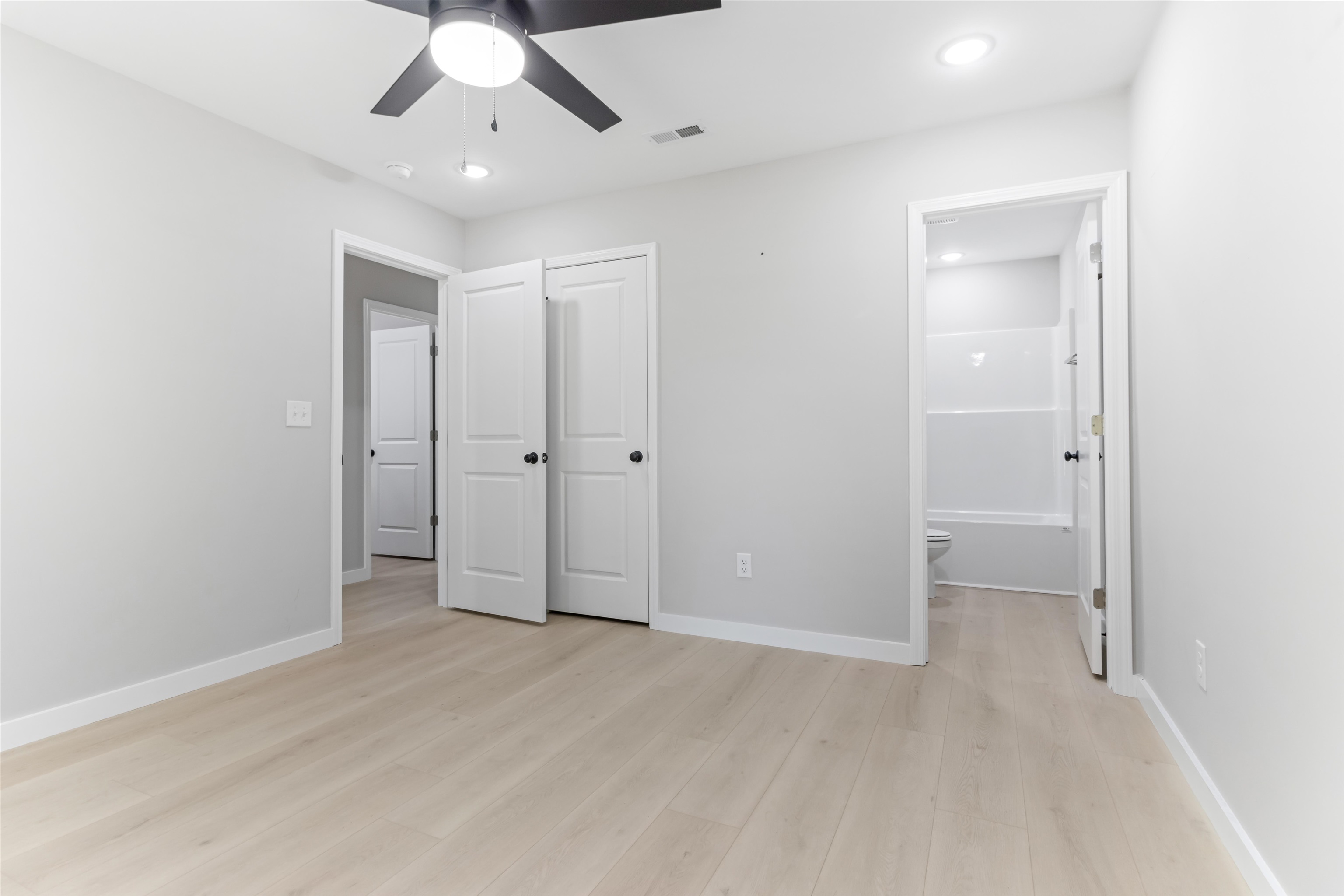 561 Bee Street Property Photo 16