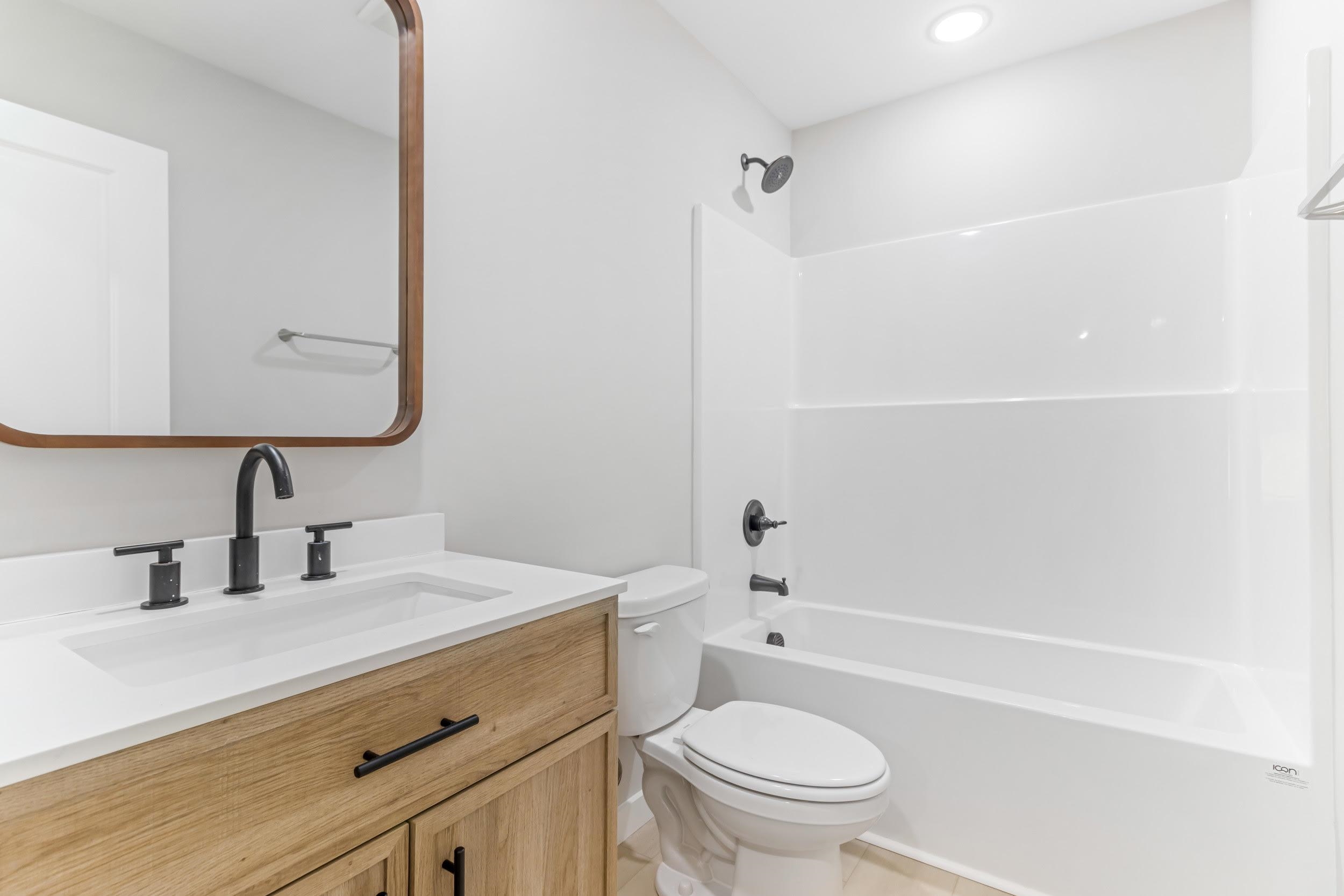 561 Bee Street Property Photo 22