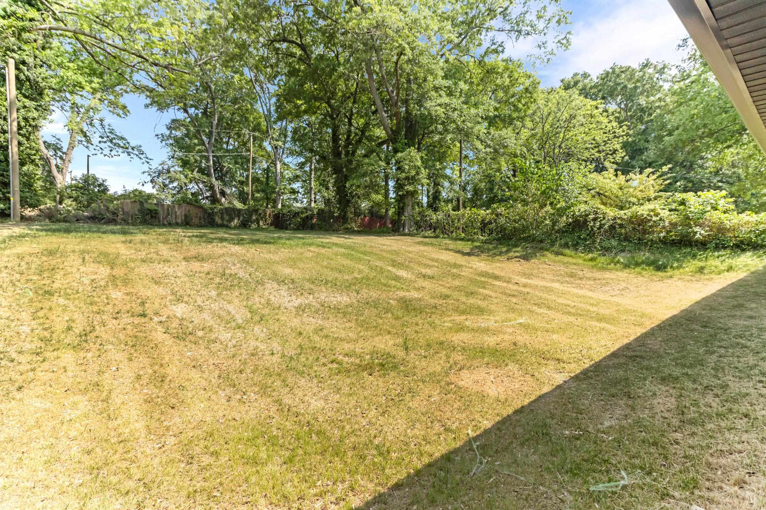 561 Bee Street Property Photo 23