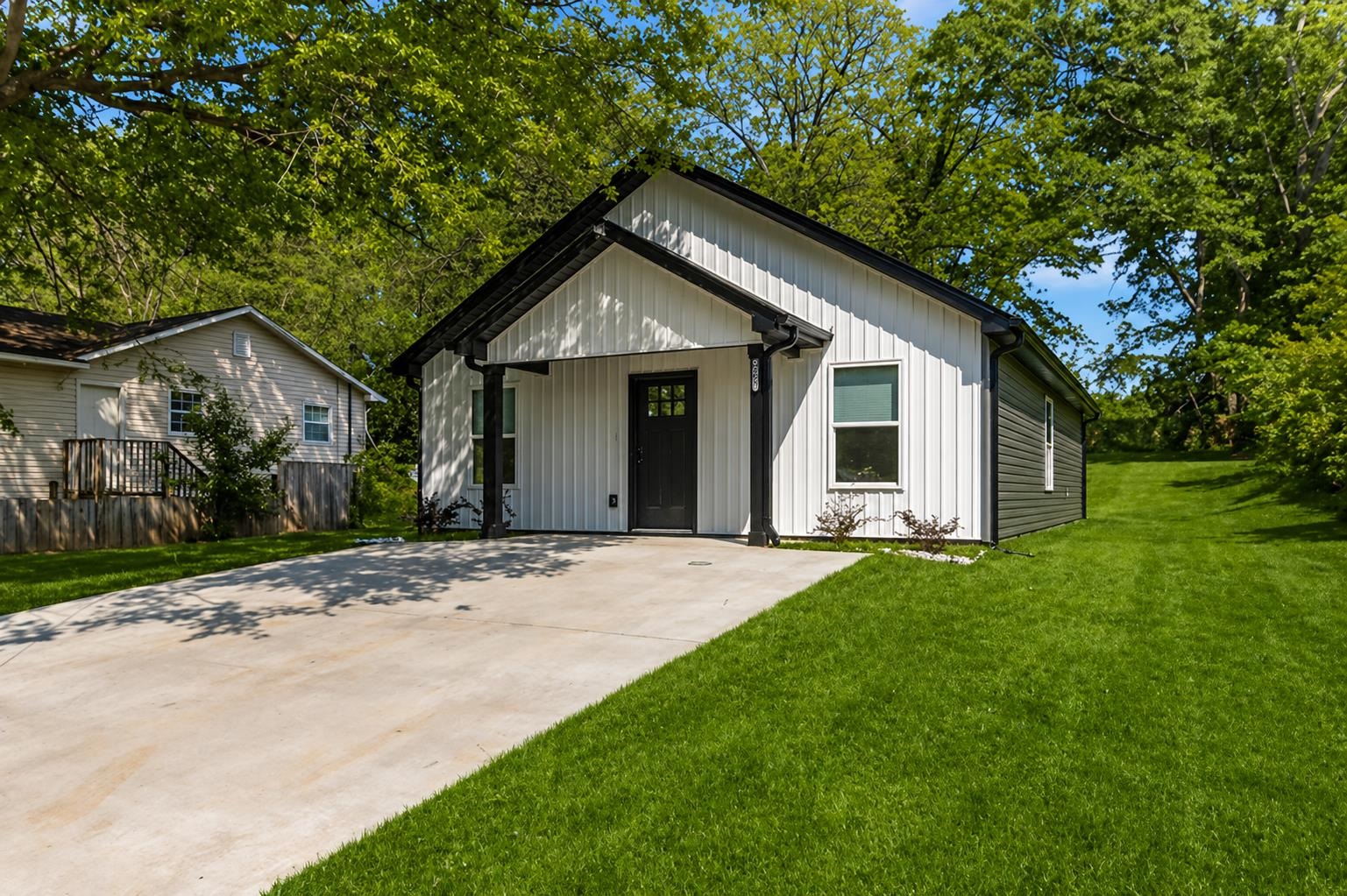 561 Bee Street Property Photo 24