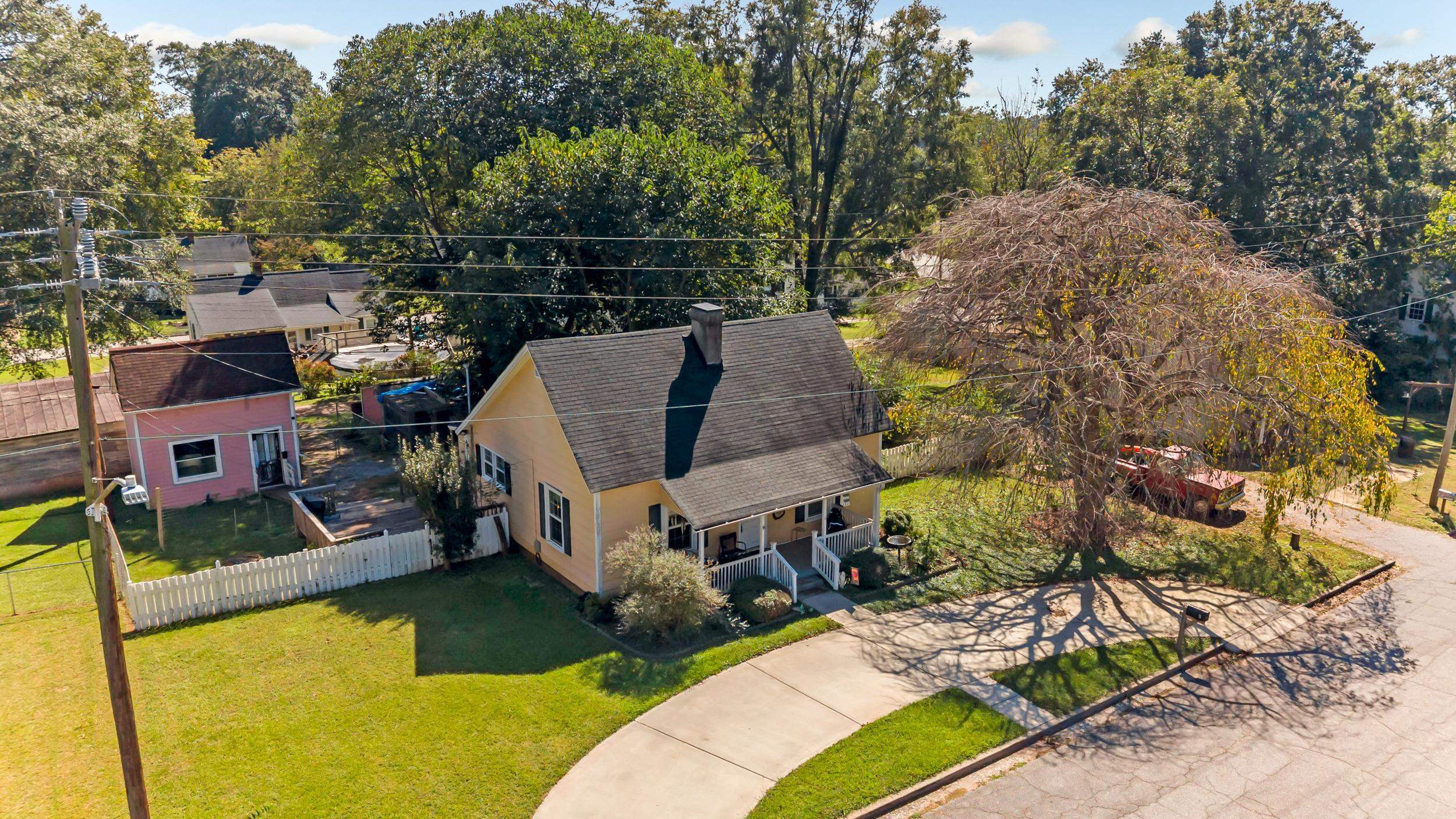 6 D Street Property Photo 2