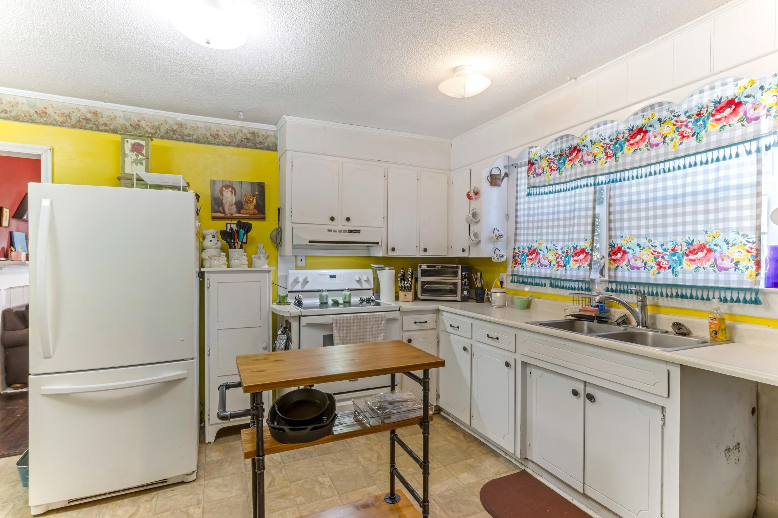 6 D Street Property Photo 12