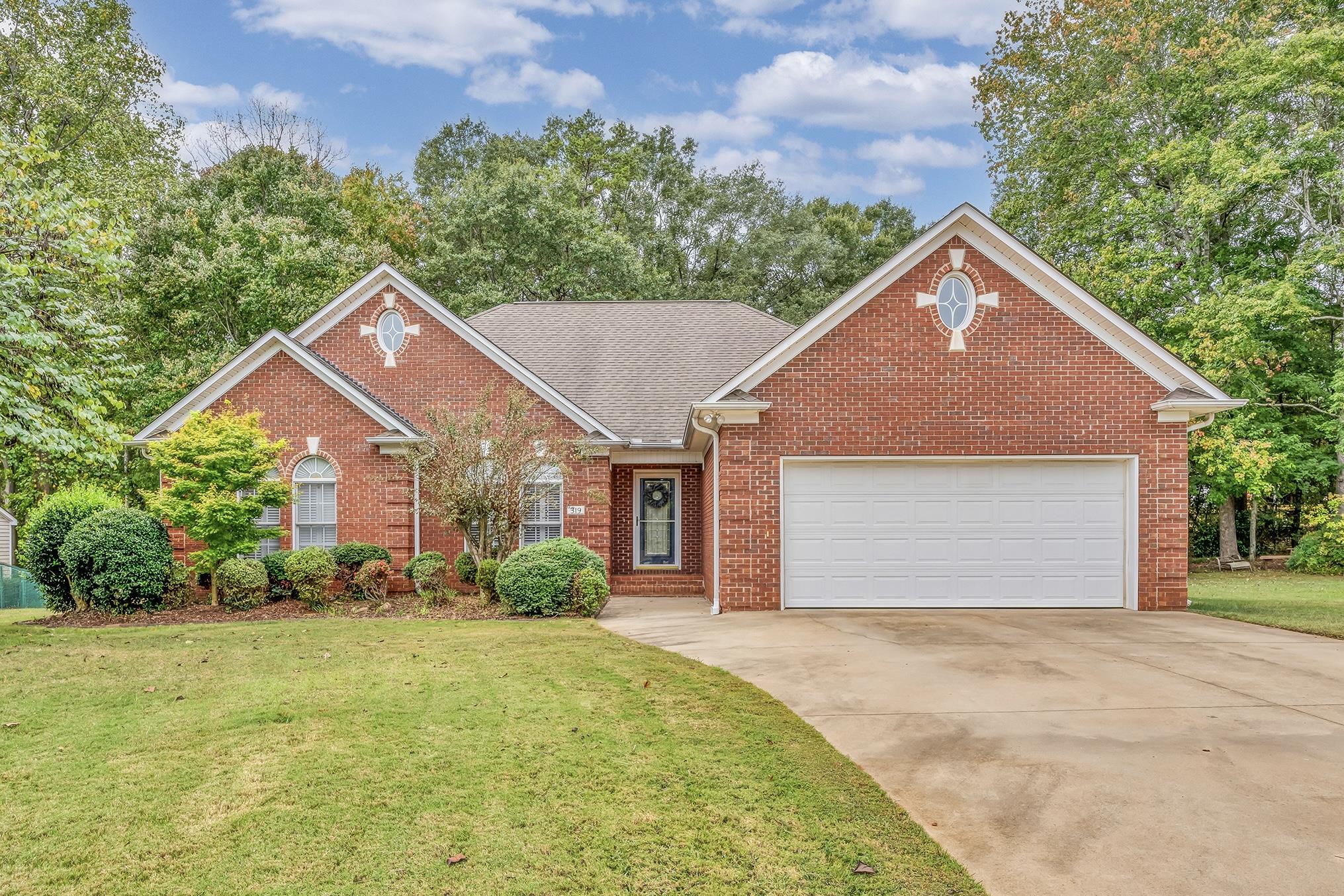 319 Cedar Bluff Drive Property Photo 1