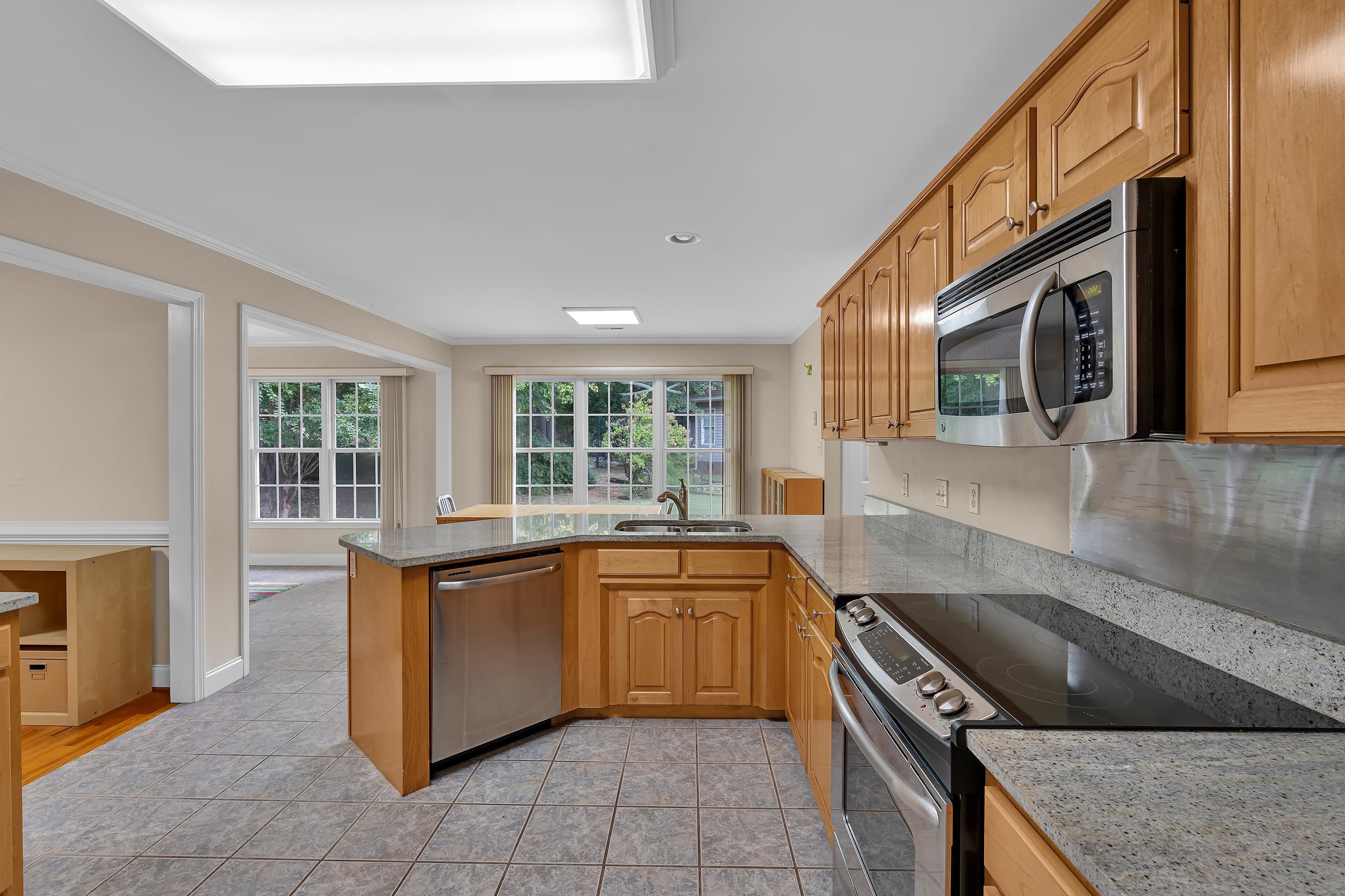 319 Cedar Bluff Drive Property Photo 3