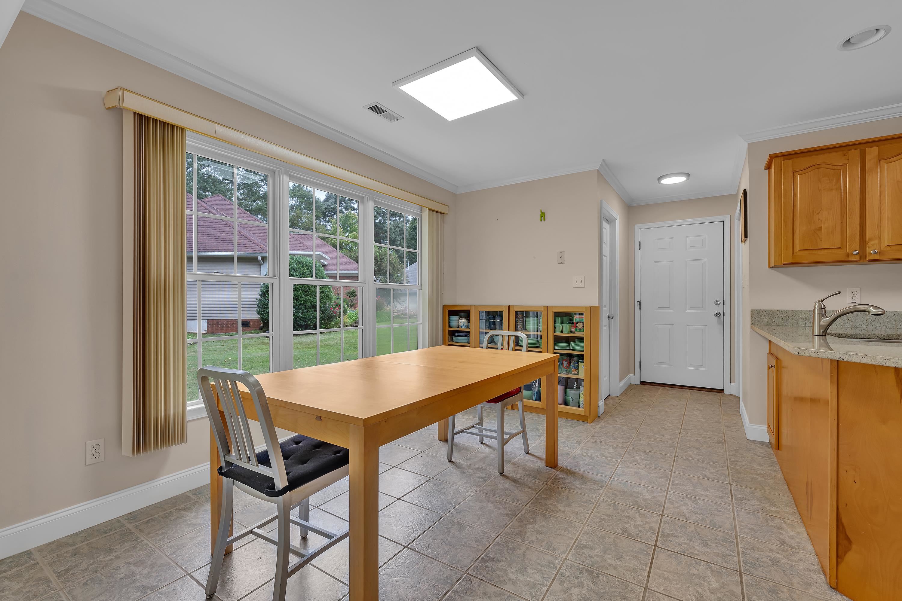 319 Cedar Bluff Drive Property Photo 8