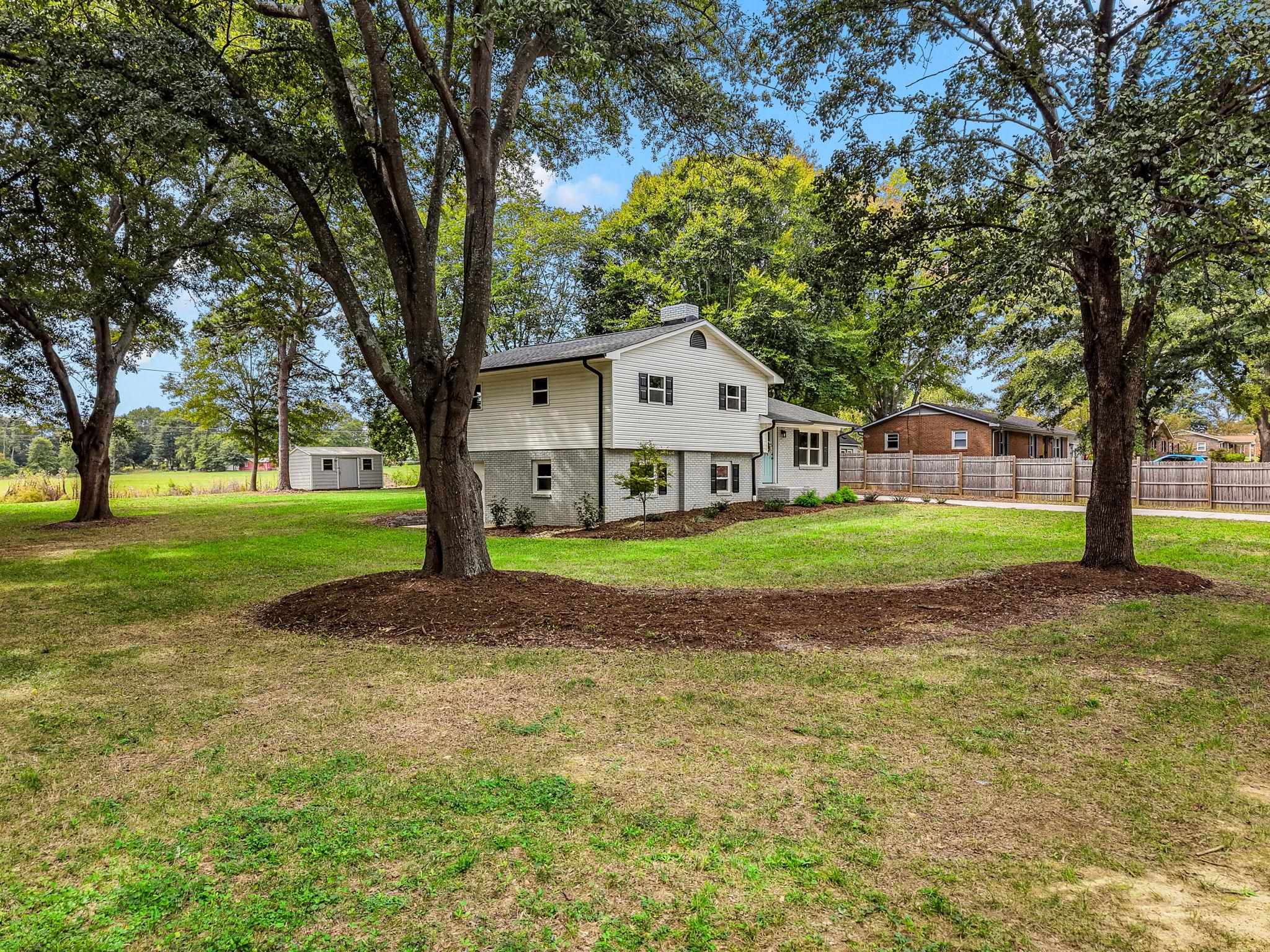 304 Scenic View Road Property Photo 2