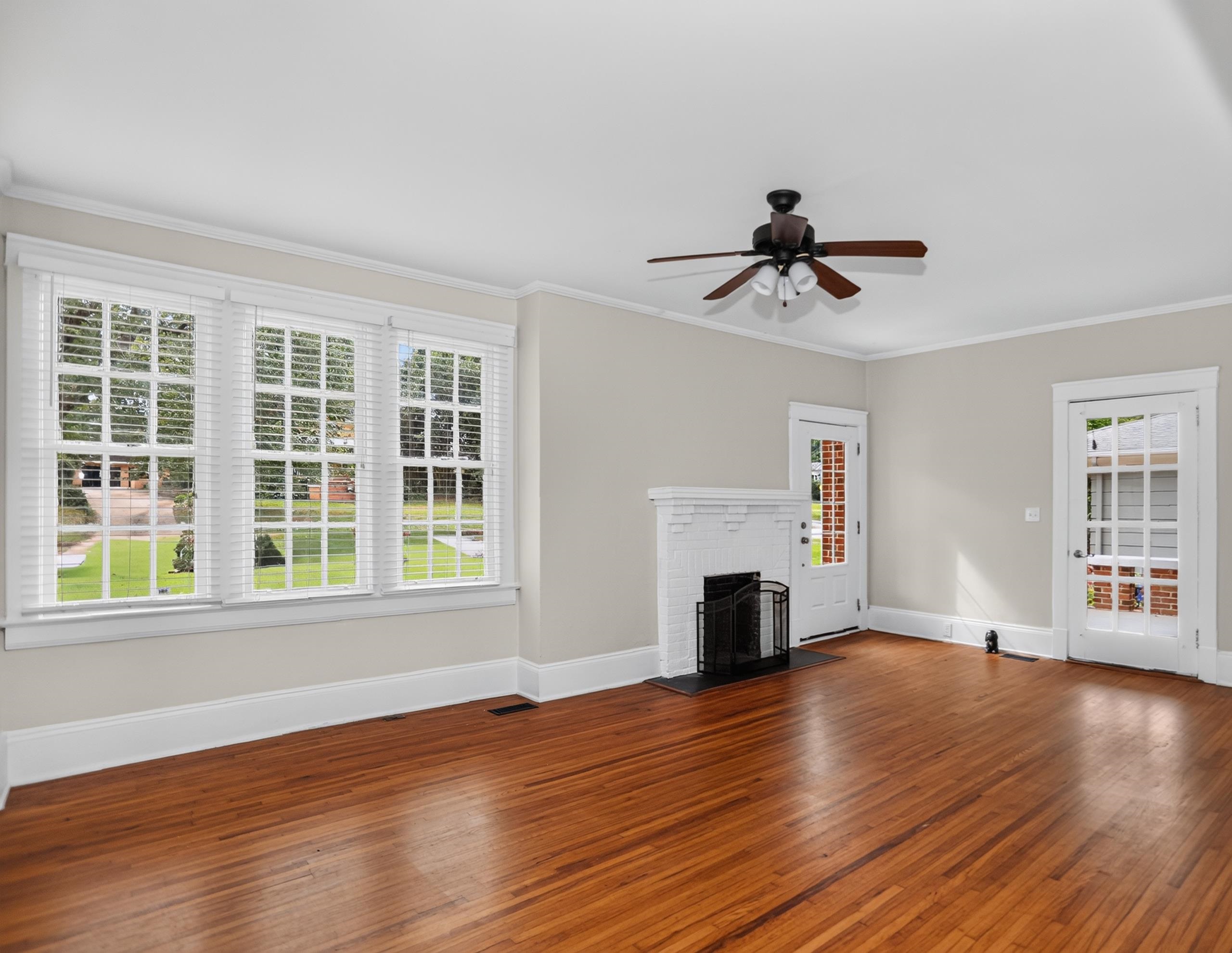 724 Hollywood Street Property Photo 2