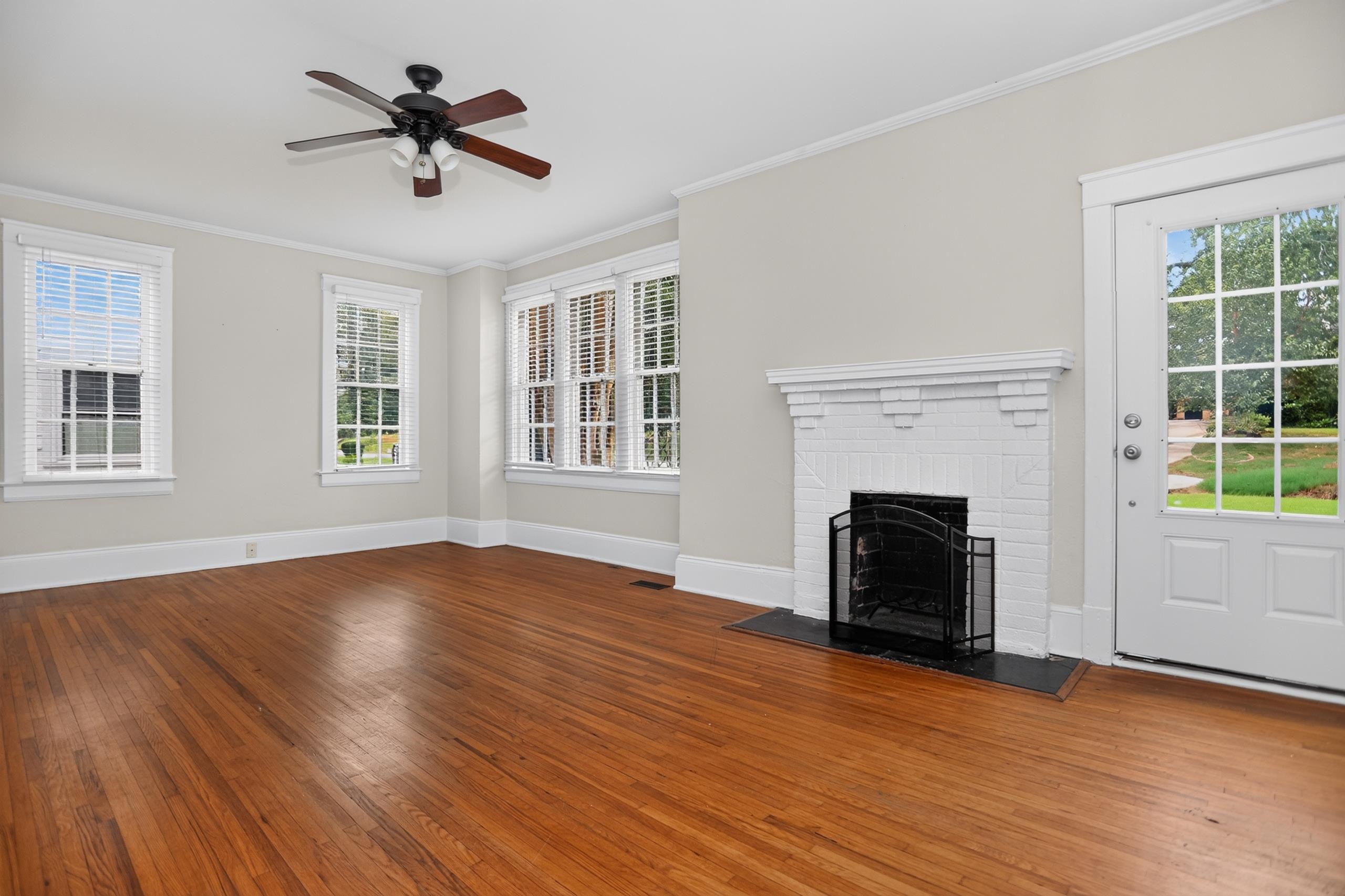 724 Hollywood Street Property Photo 3