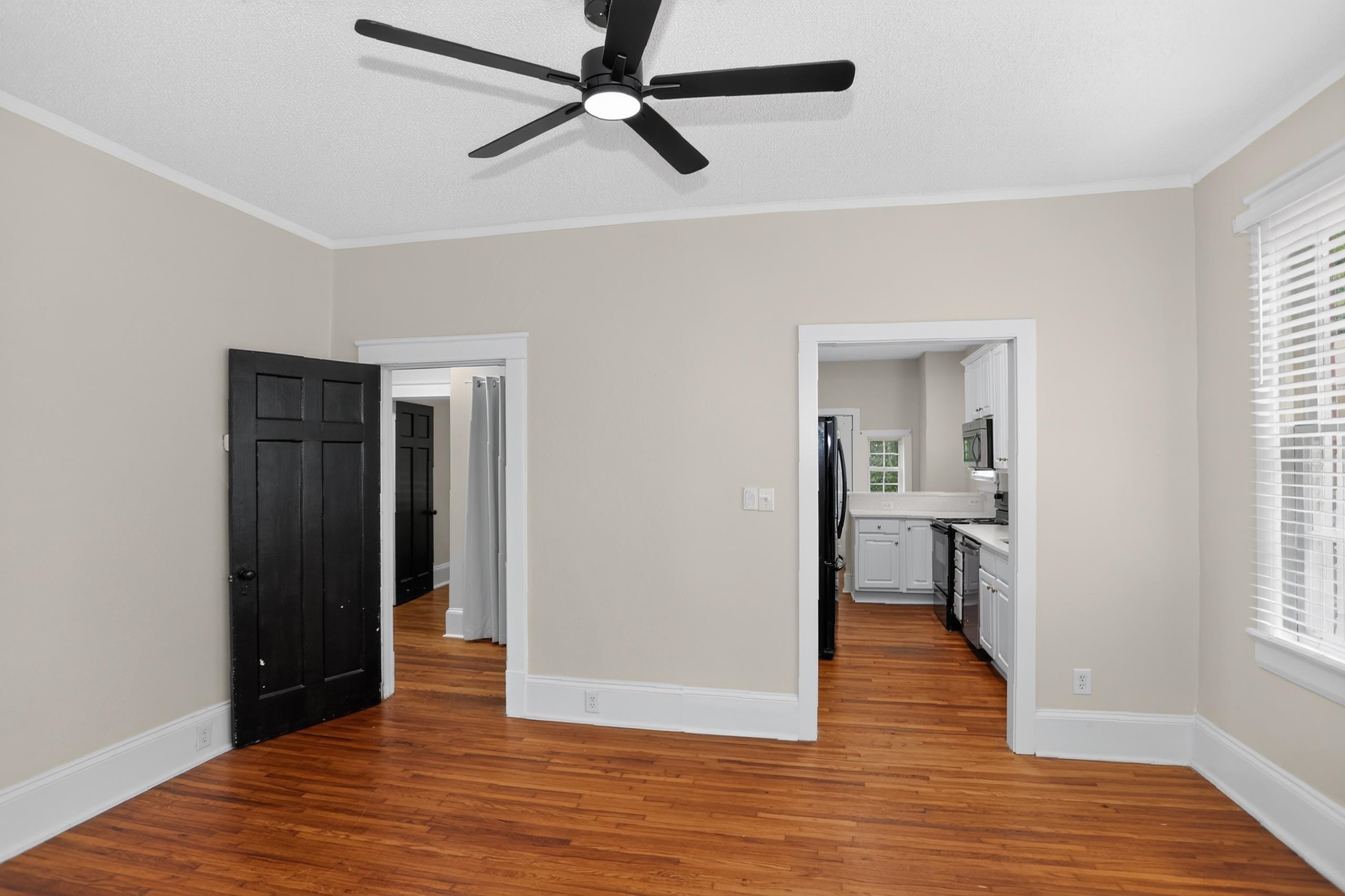 724 Hollywood Street Property Photo 4