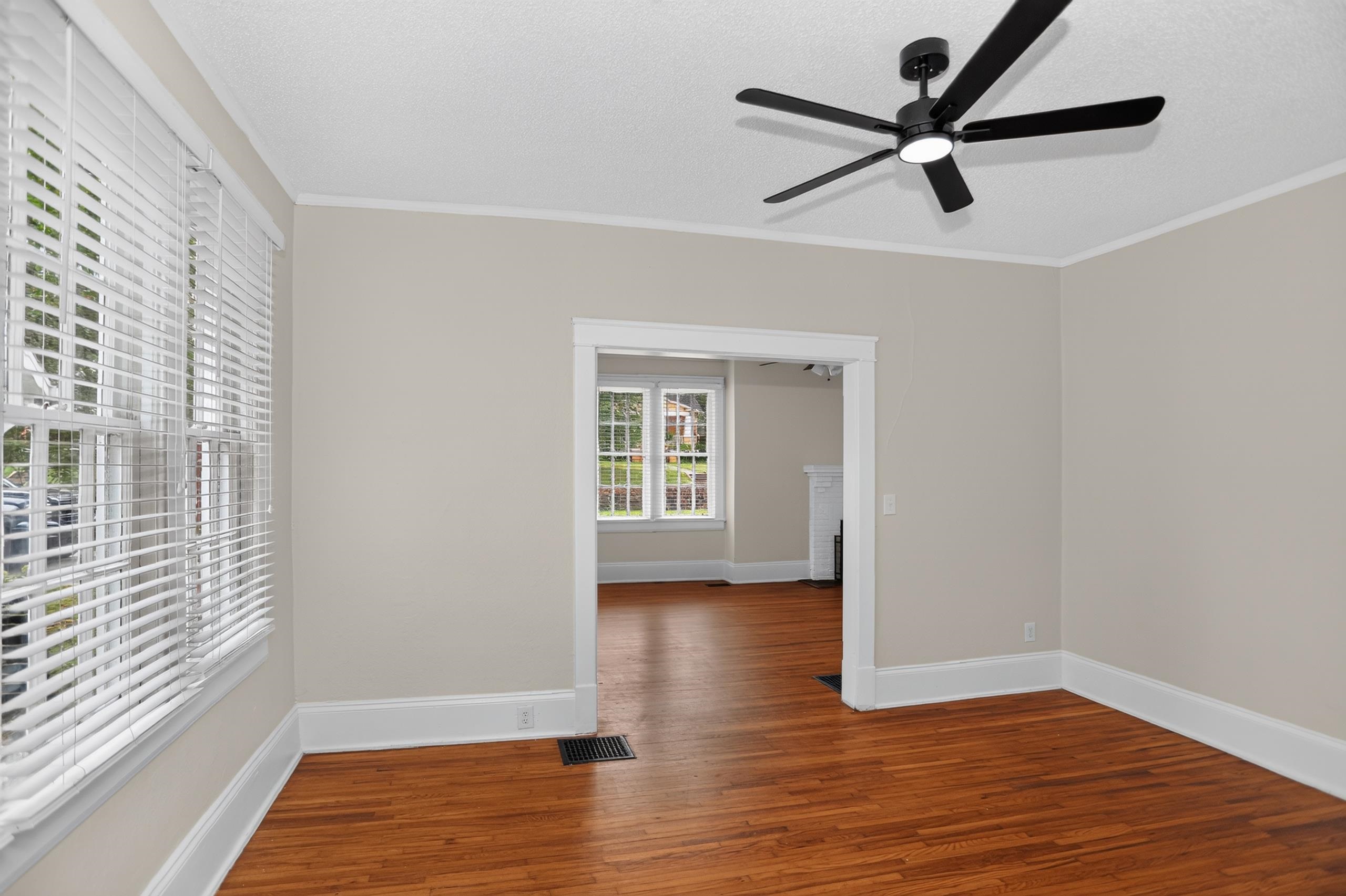 724 Hollywood Street Property Photo 6