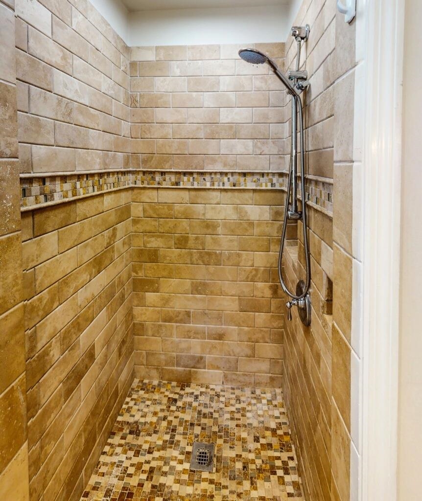 724 Hollywood Street Property Photo 16