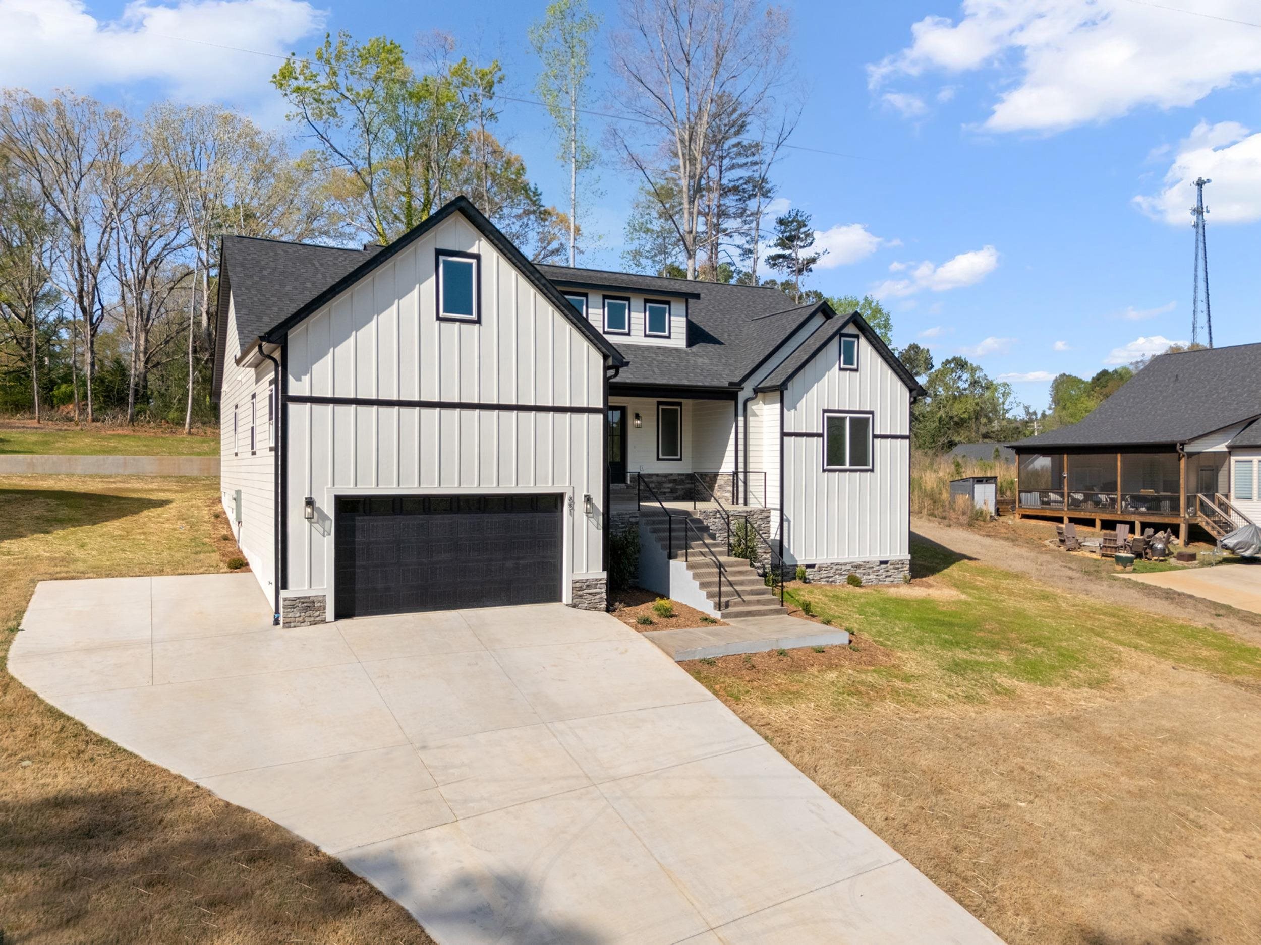 651 Narrow Circle Property Photo 3