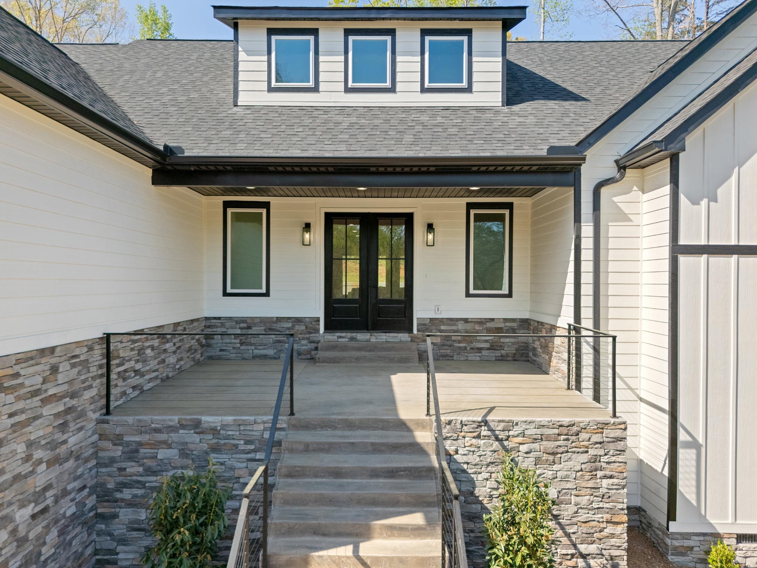 651 Narrow Circle Property Photo 4