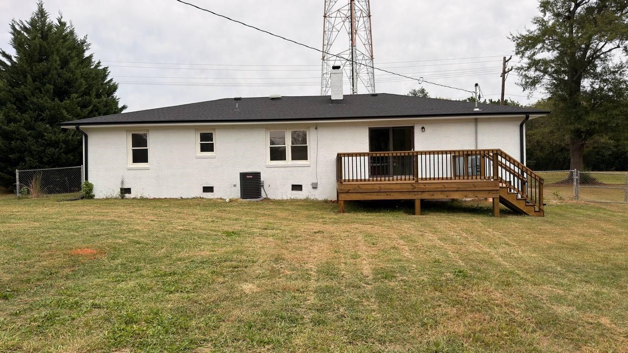 926 E Main Street Property Photo 5