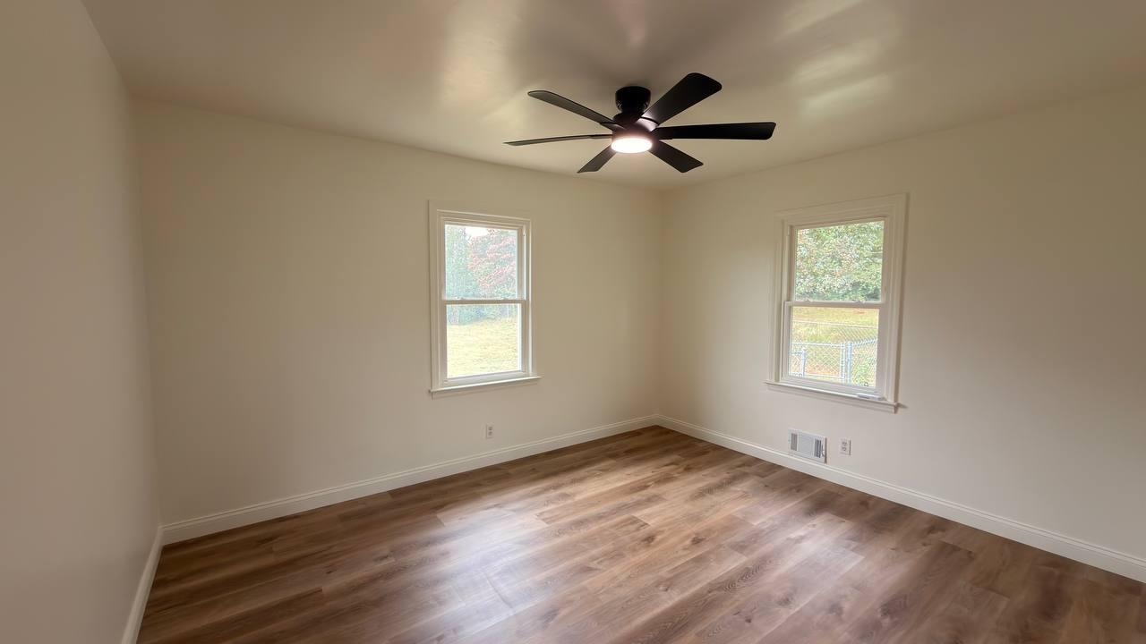 926 E Main Street Property Photo 27