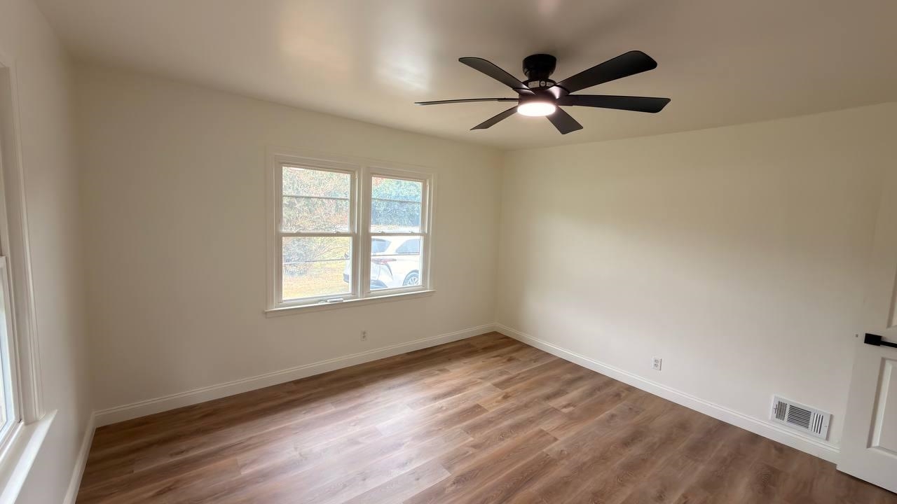 926 E Main Street Property Photo 28