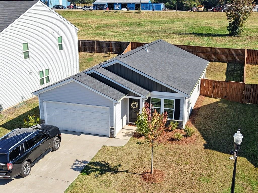 7227 Heirloom Lane Property Photo 2