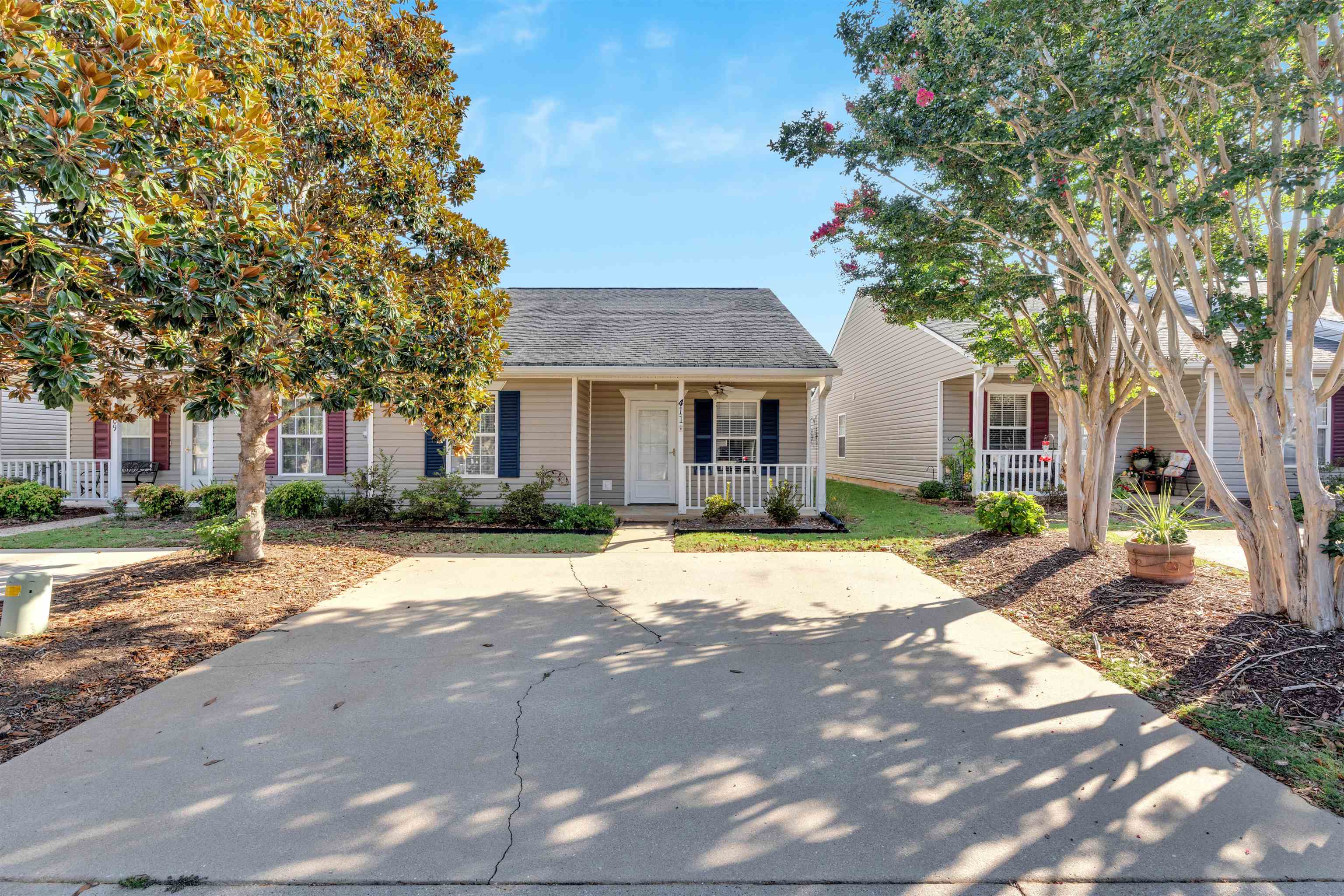 411 E Calhoun Crossing Court Property Photo 1