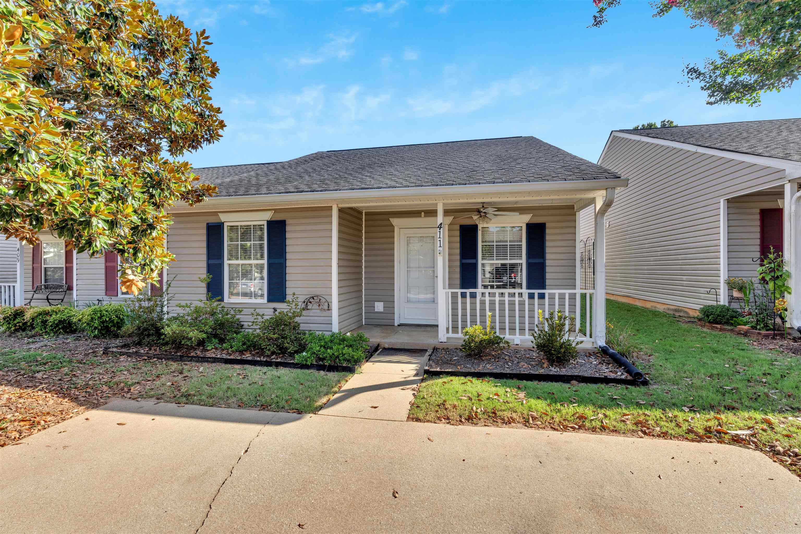 411 E Calhoun Crossing Court Property Photo 4