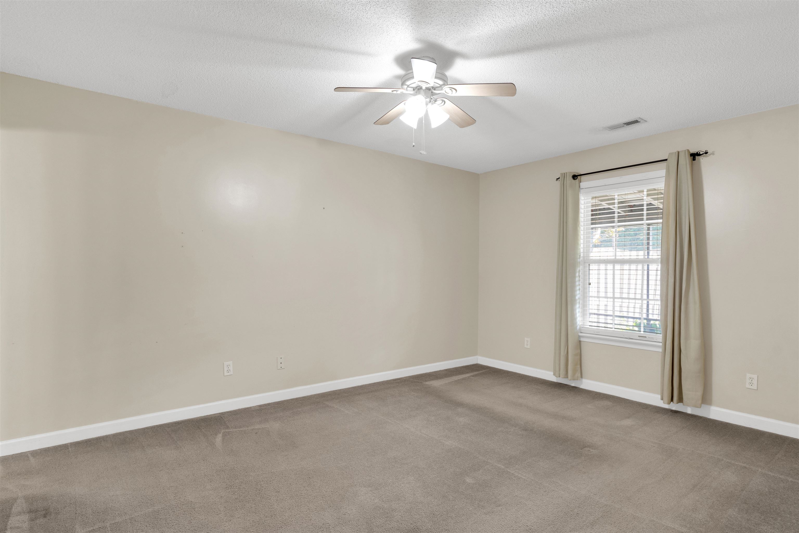 411 E Calhoun Crossing Court Property Photo 15