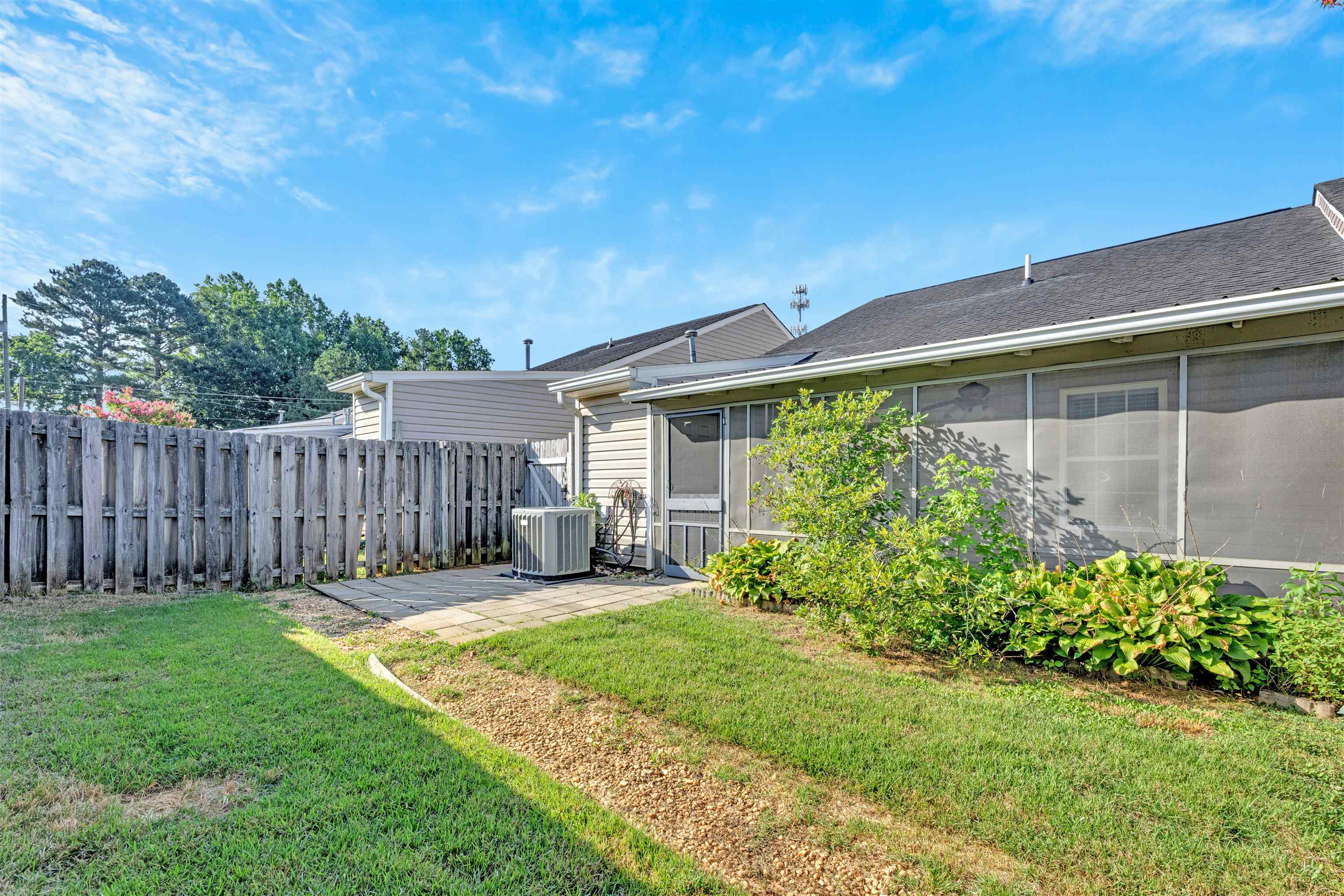 411 E Calhoun Crossing Court Property Photo 20