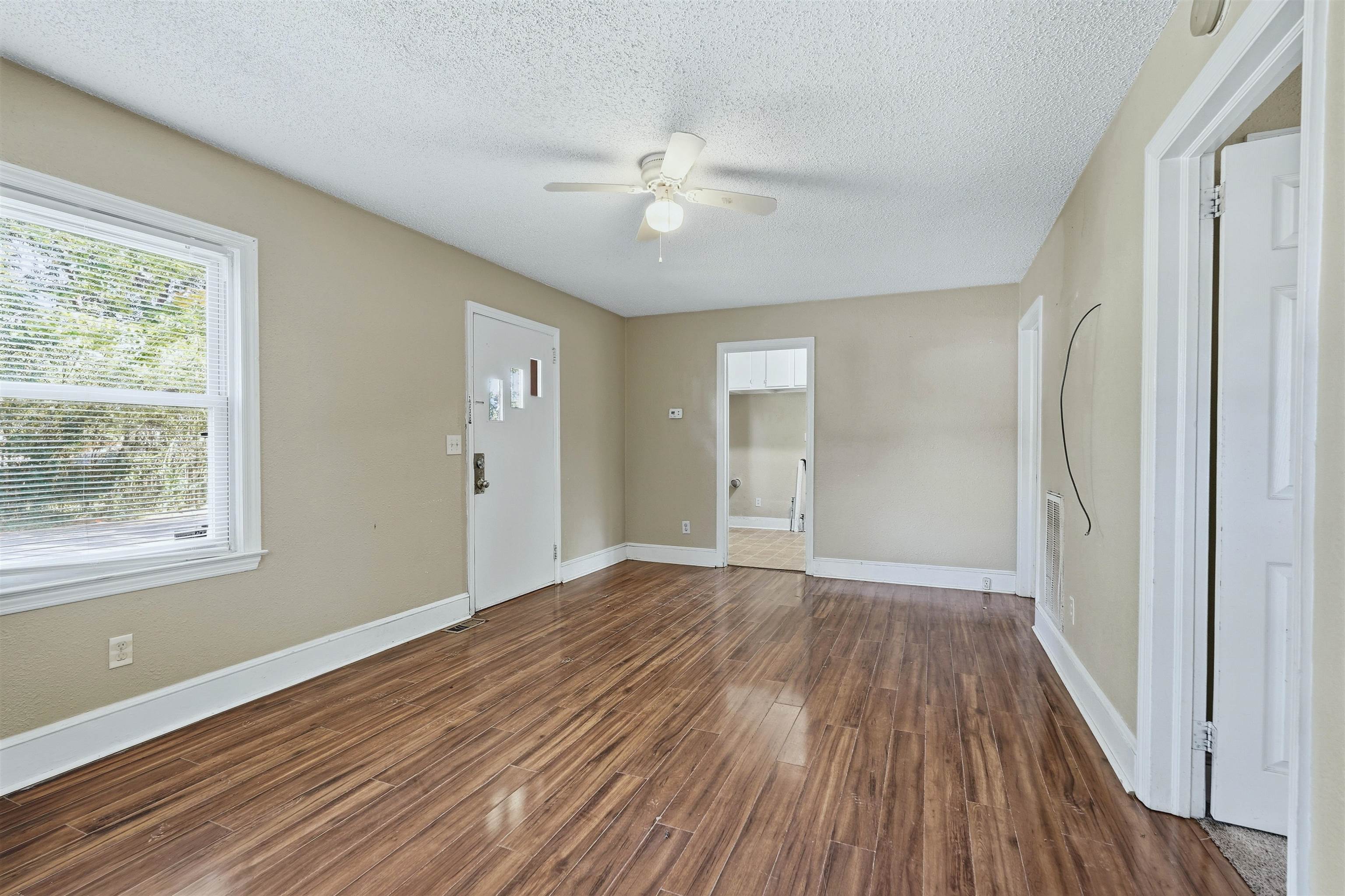 101 Tyler Court Property Photo 4