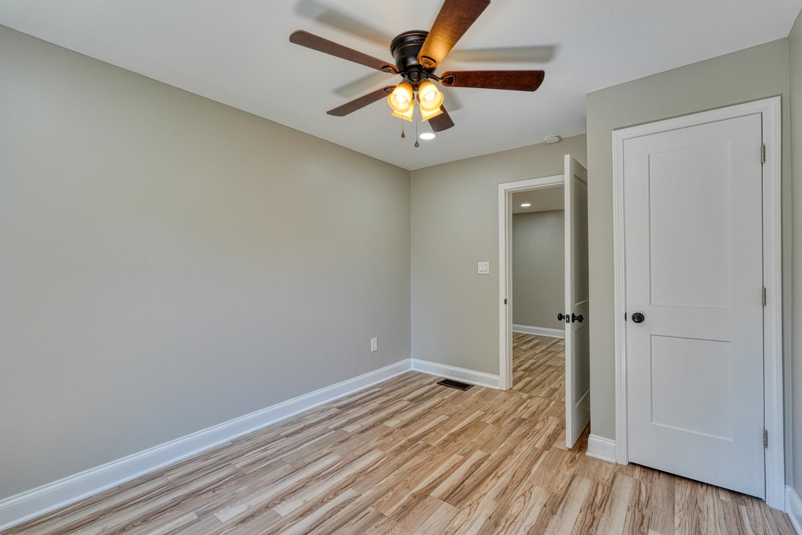 125 Cunningham Street Property Photo 24