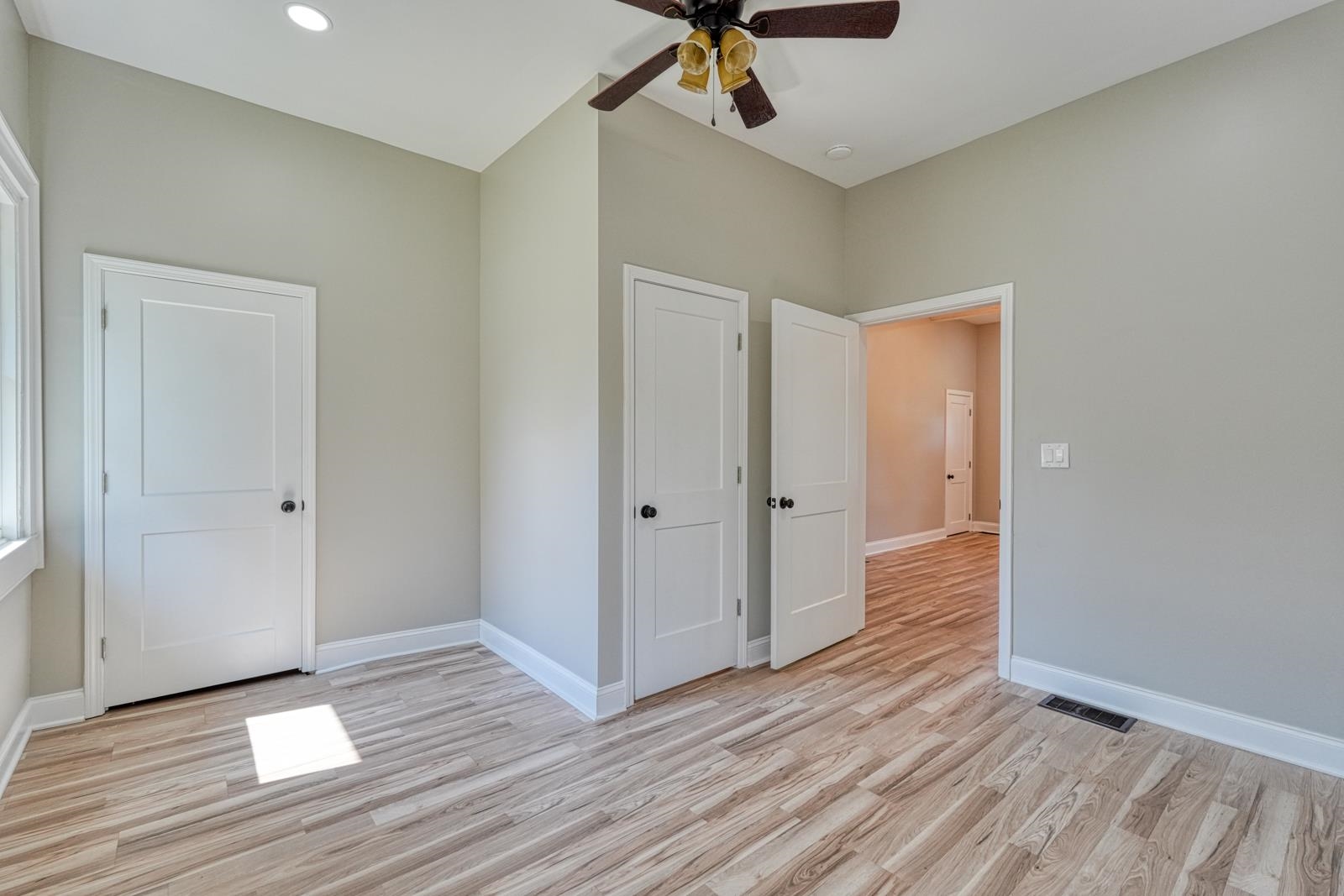 125 Cunningham Street Property Photo 26