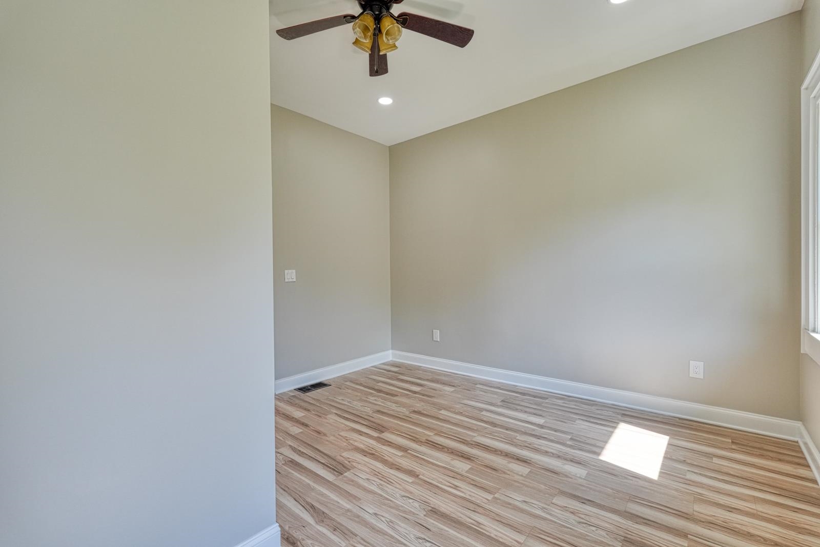 125 Cunningham Street Property Photo 27