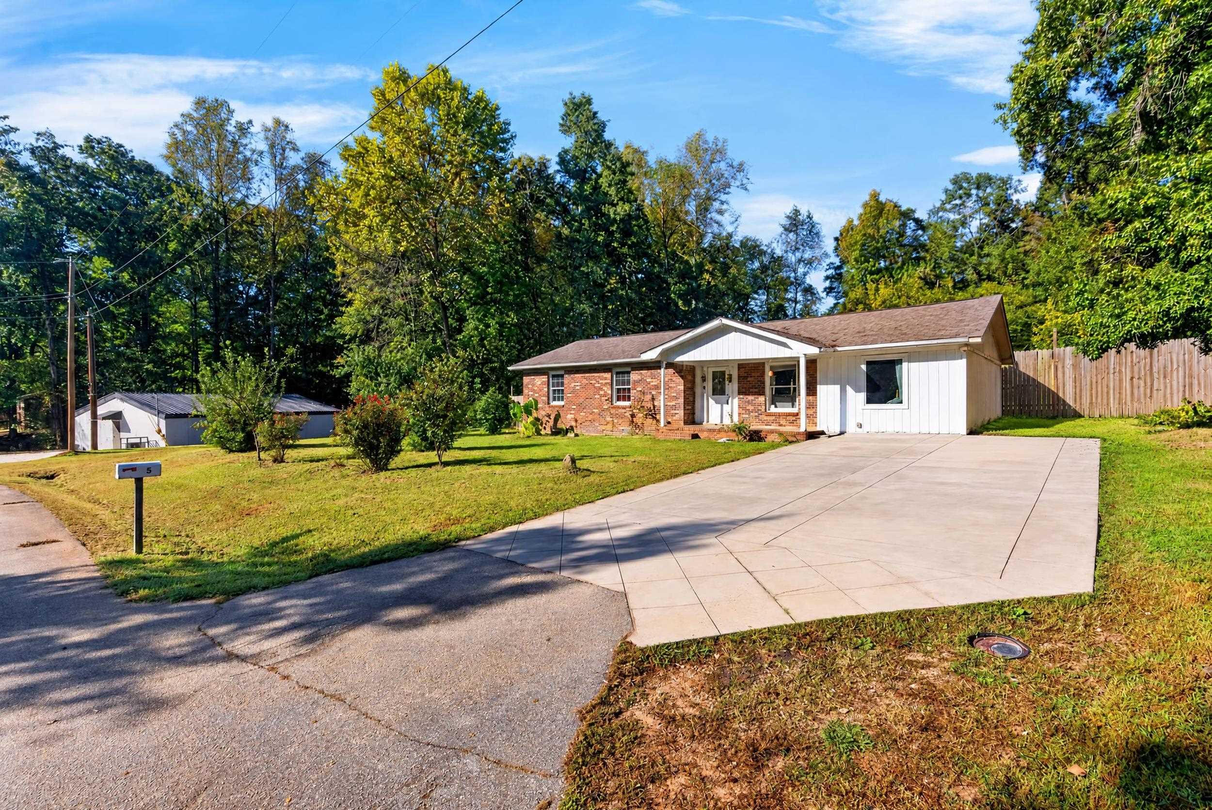 5 E Oak Hill Court Property Photo 2