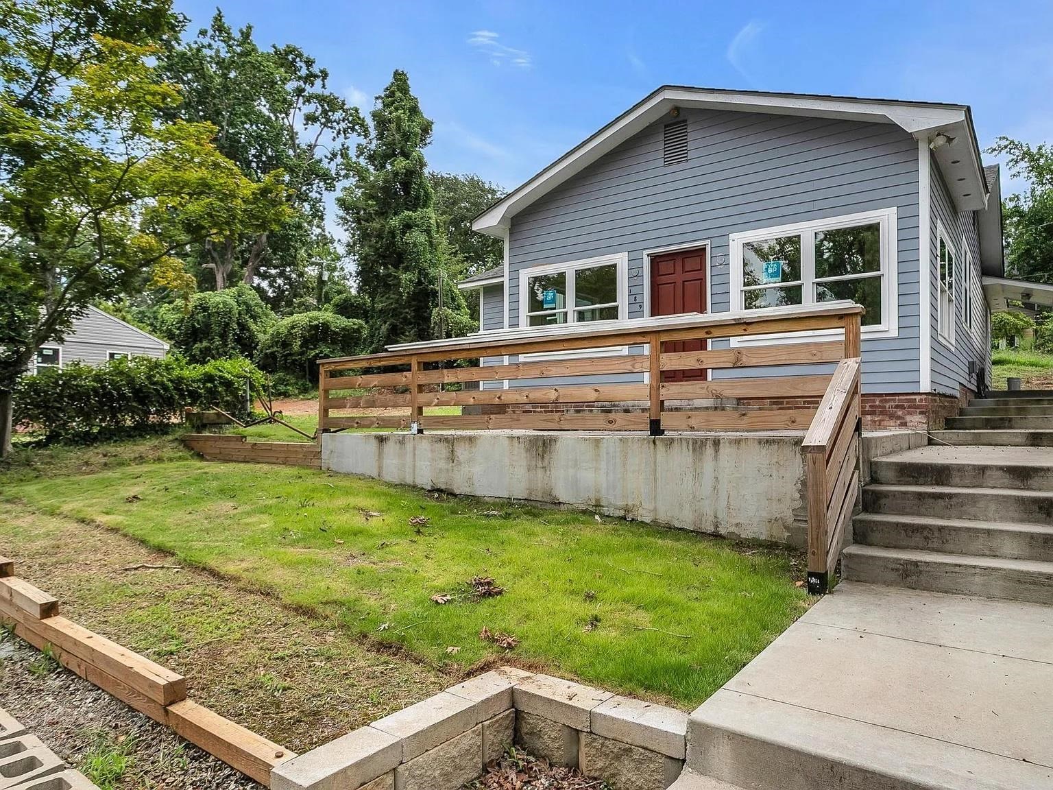 189 Converse Circle Property Photo 1