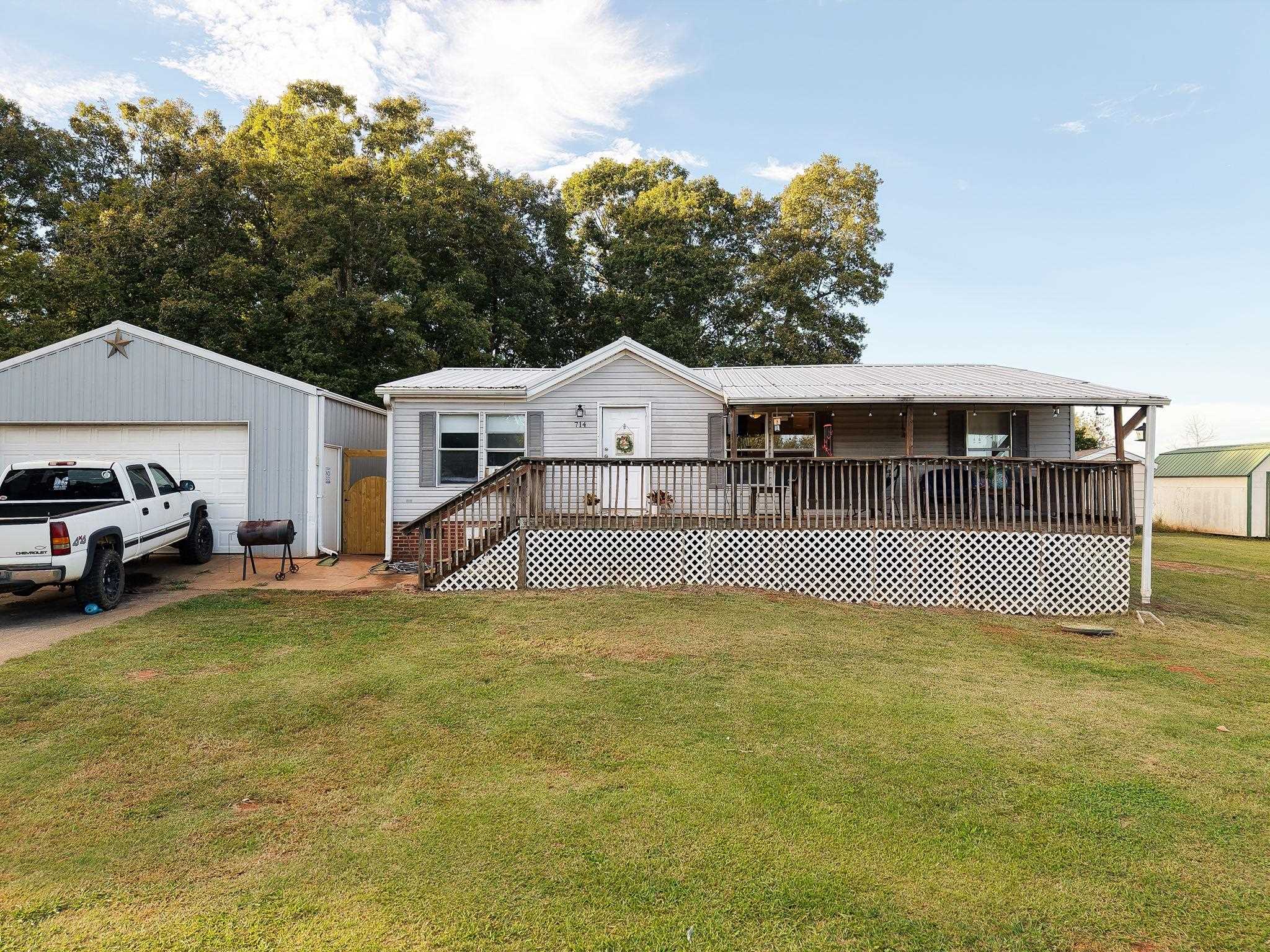 714 Saphire Court Property Photo 1