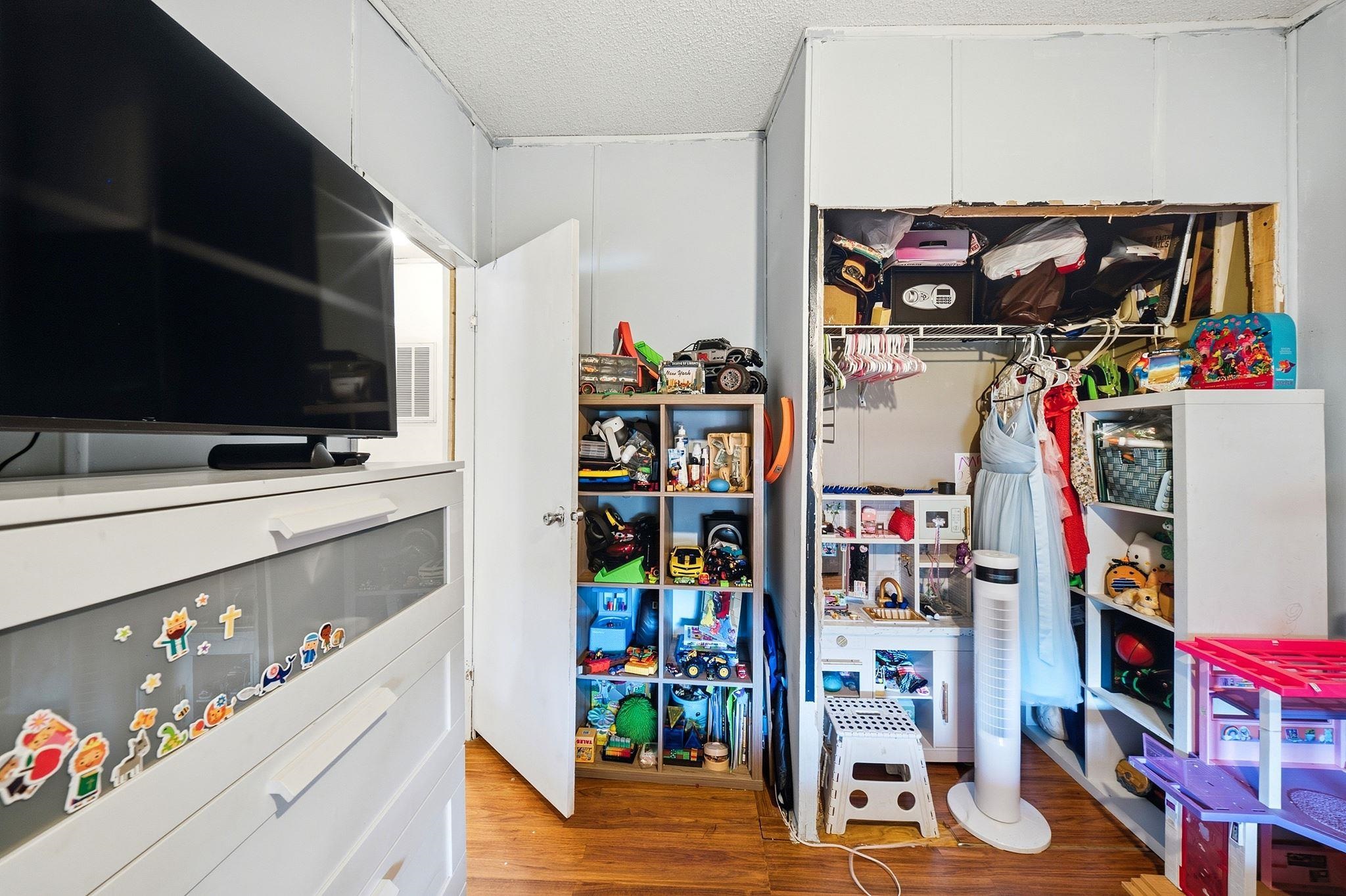 714 Saphire Court Property Photo 18