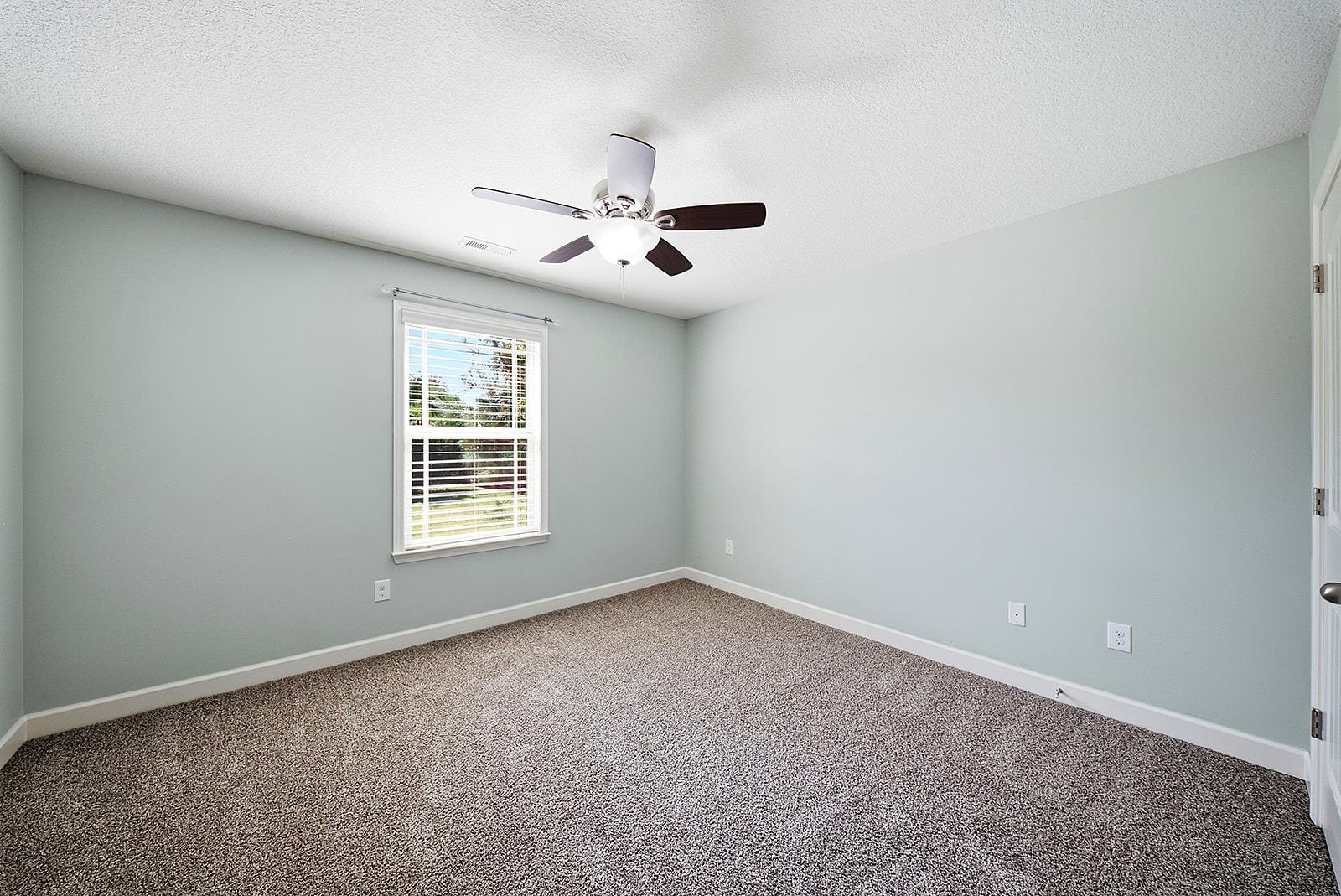 502 E Heatherstone Lane Property Photo 20