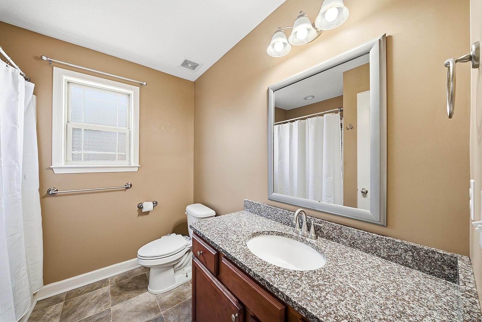 502 E Heatherstone Lane Property Photo 23