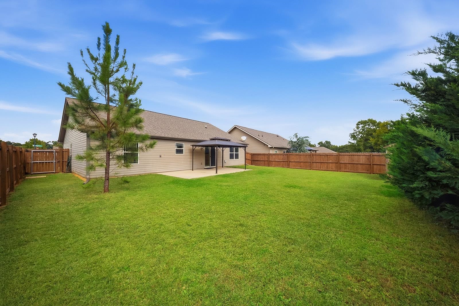 502 E Heatherstone Lane Property Photo 31