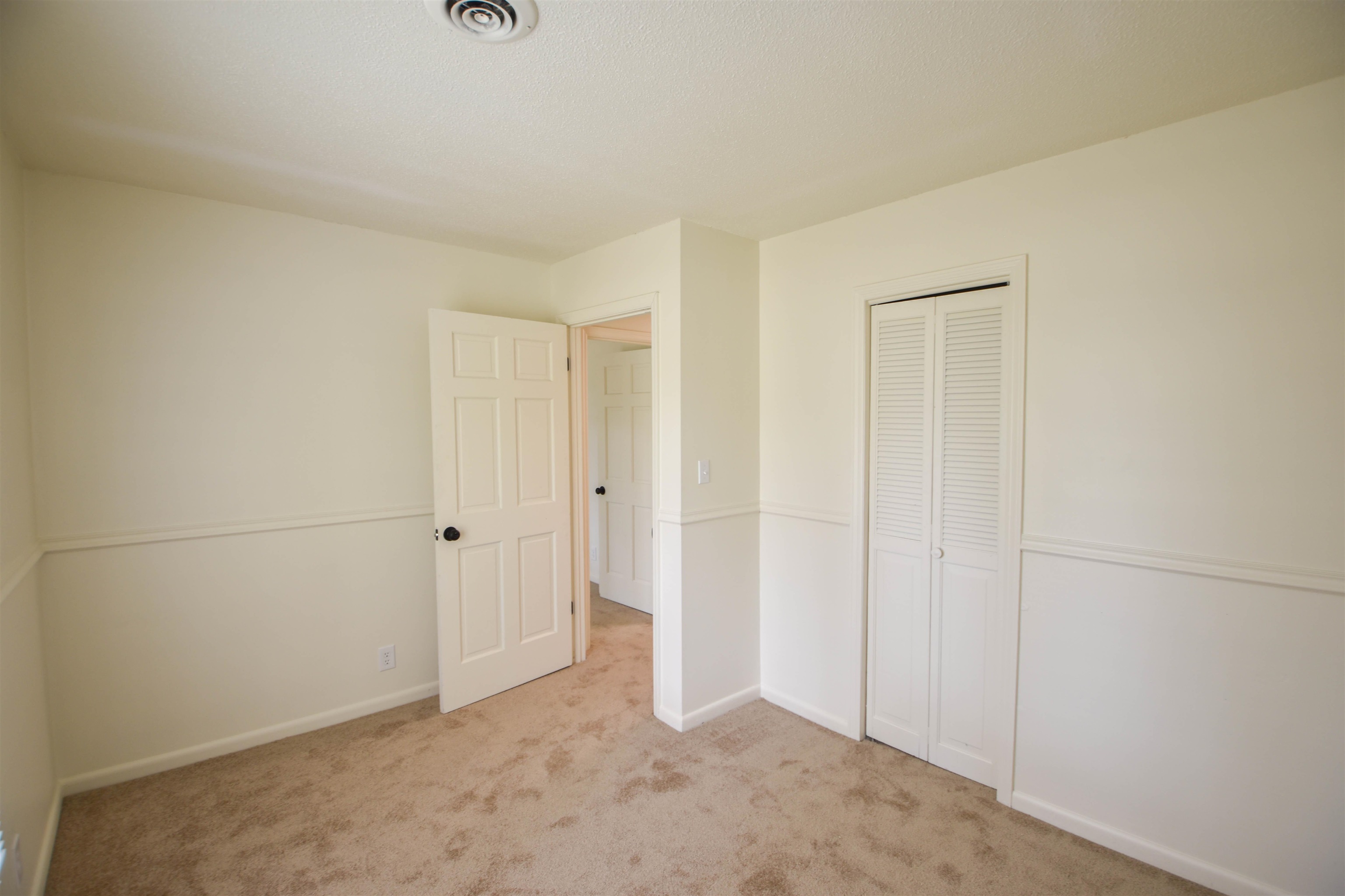 320 Saint James Property Photo 9