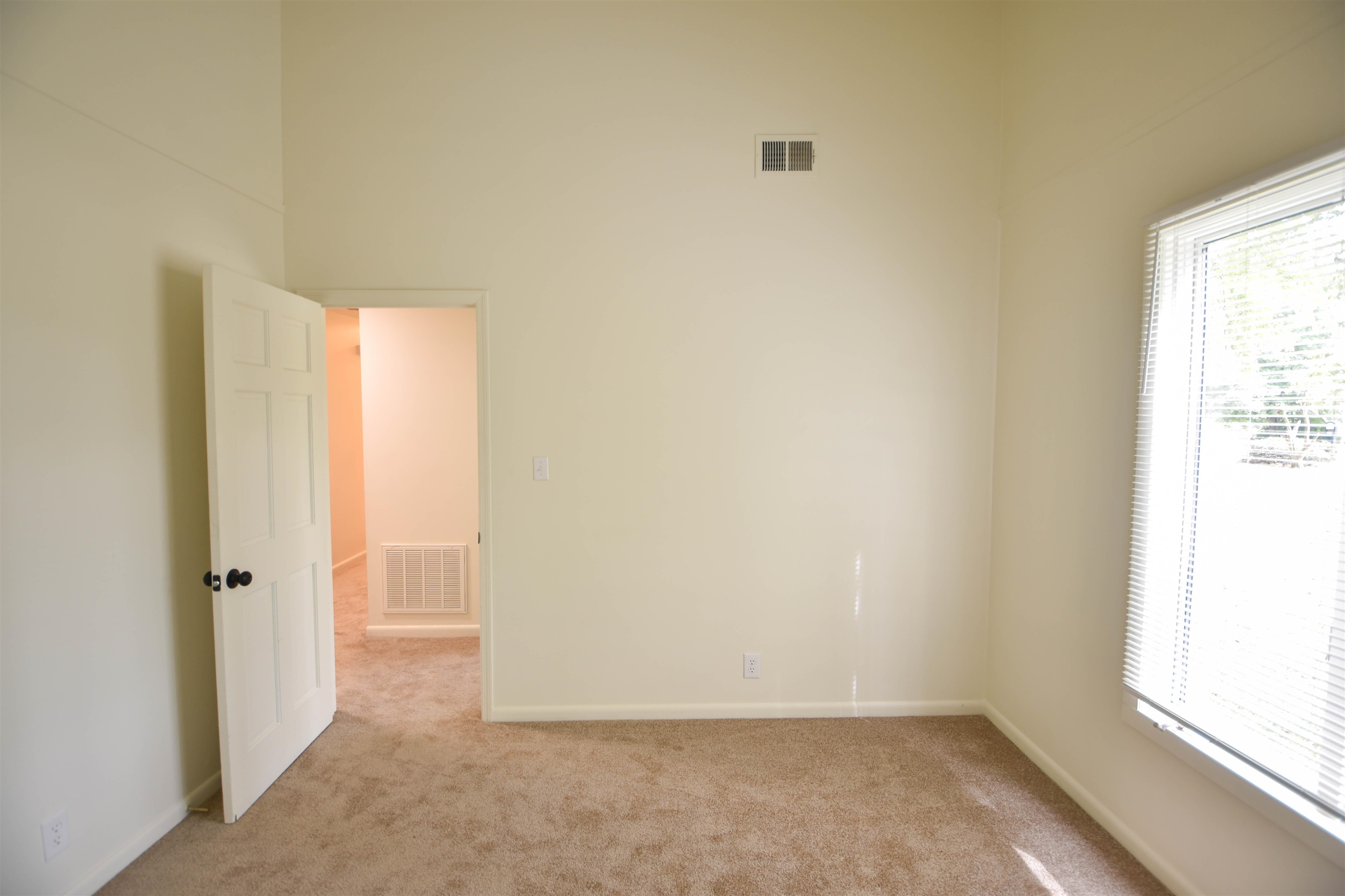 320 Saint James Property Photo 10