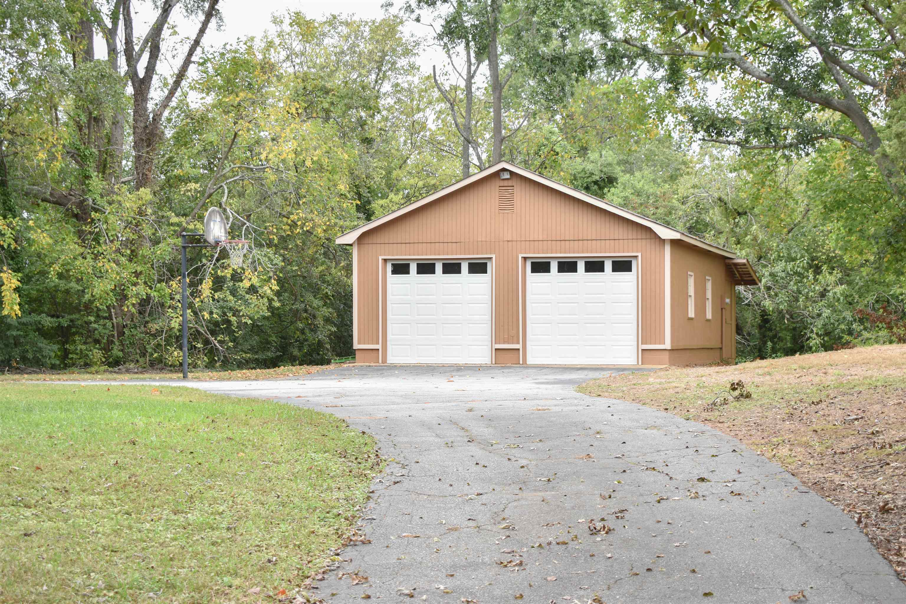 320 Saint James Property Photo 18