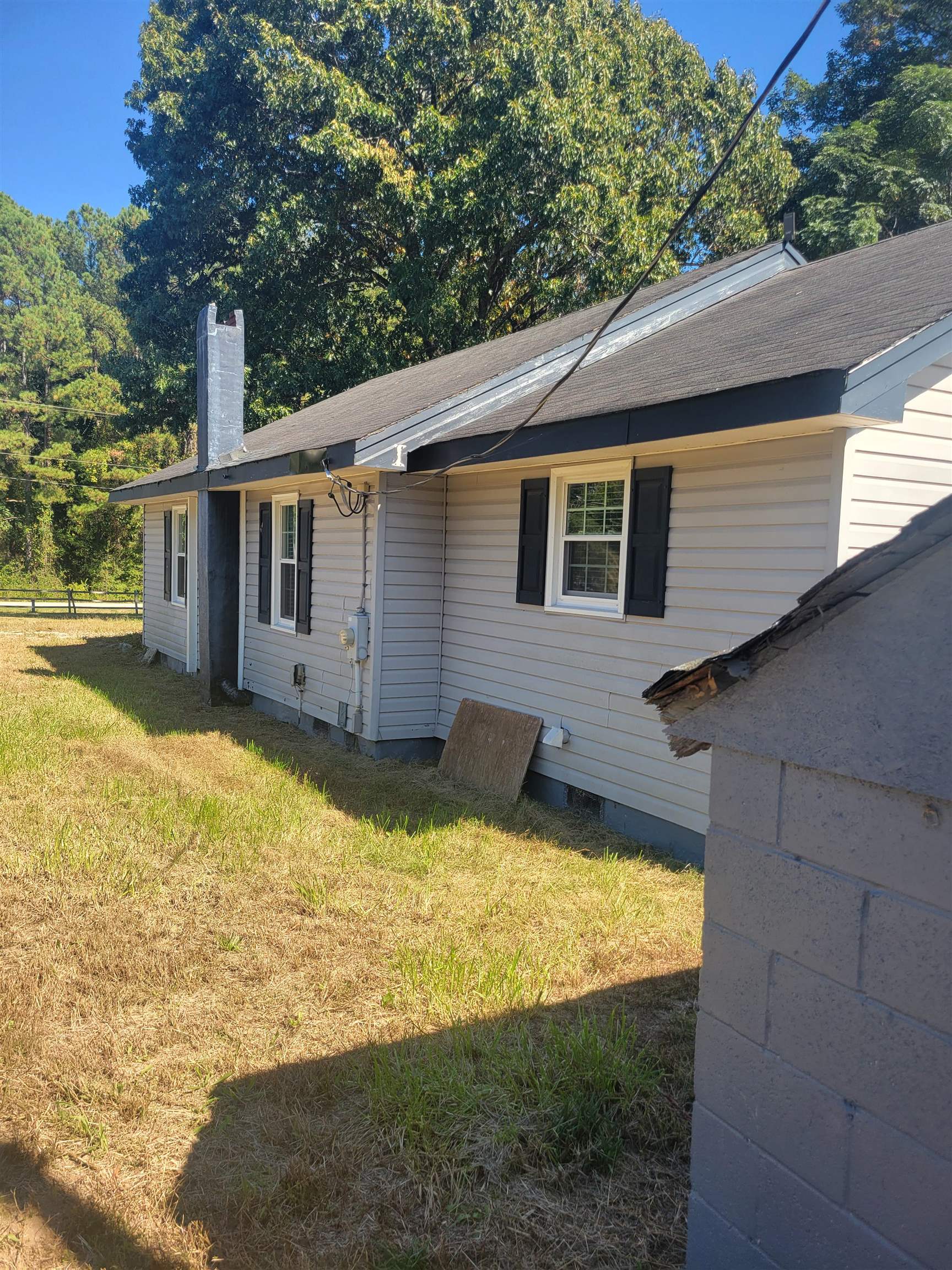 1210 Old Buncombe Road Road Property Photo 4